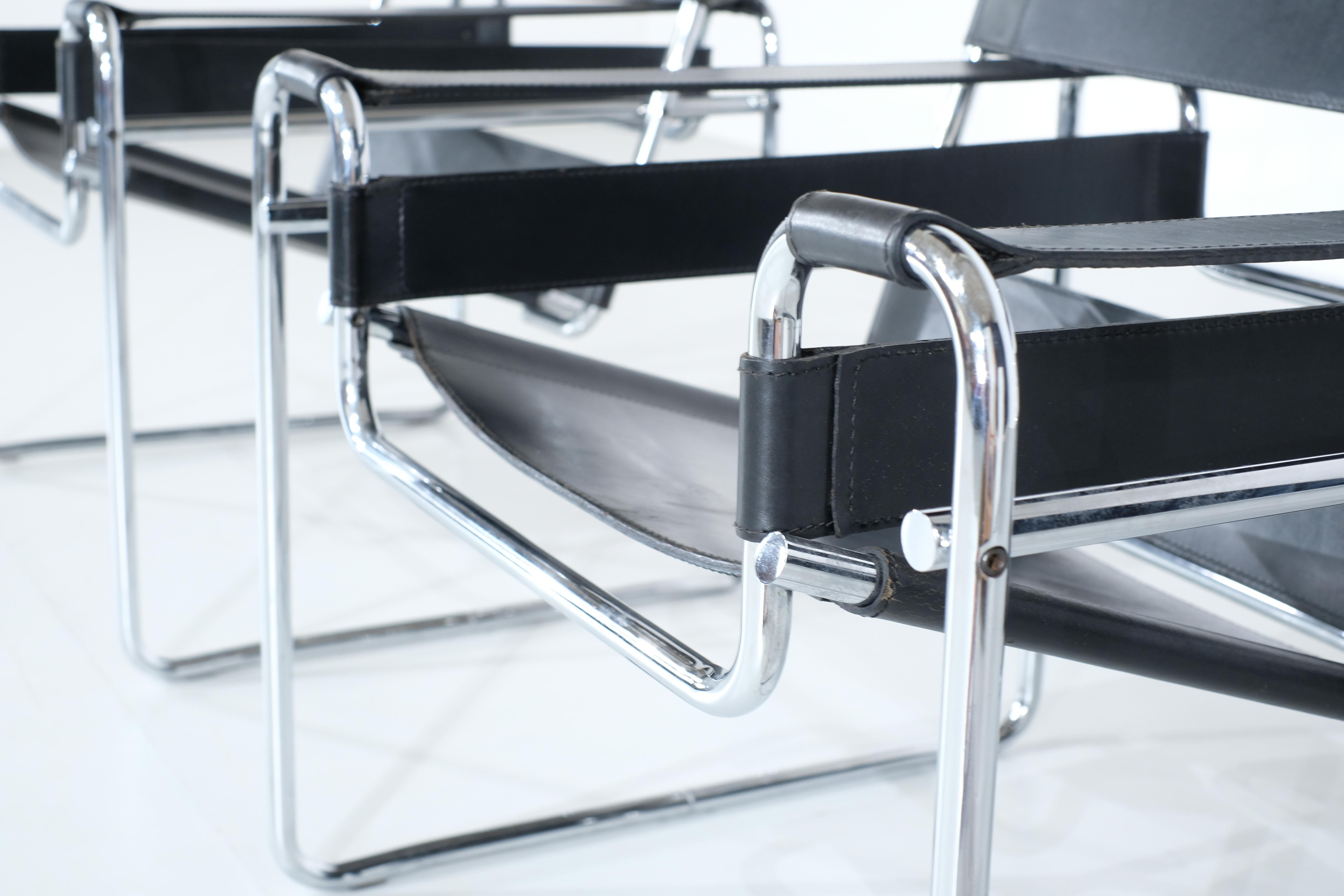 Américain Paire de fauteuils Wassily par Marcel Breuer pour Knoll International - années 1990 en vente