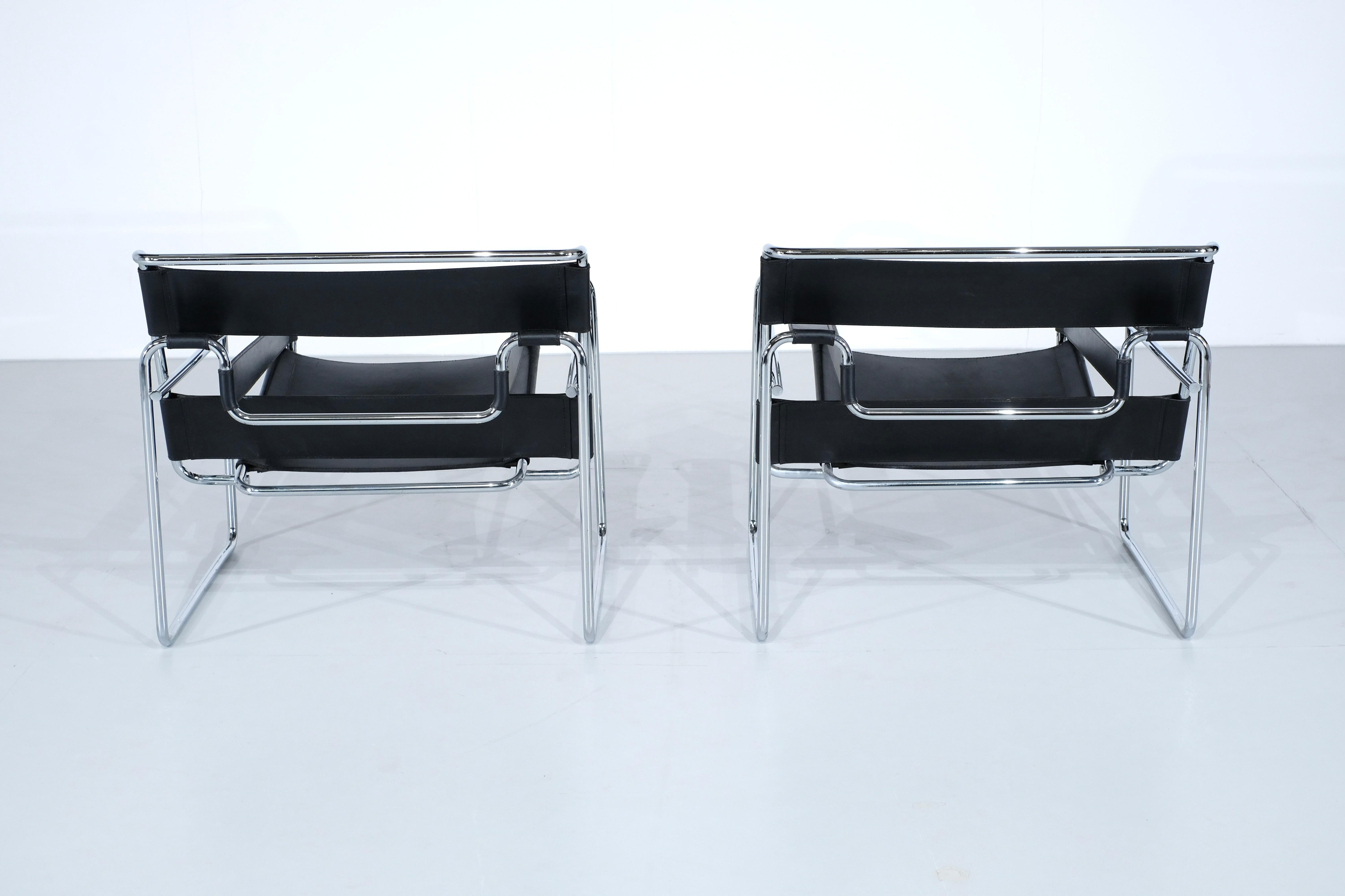 Paire de fauteuils Wassily par Marcel Breuer pour Knoll International - années 1990 Bon état - En vente à Uccle, Bruxelles