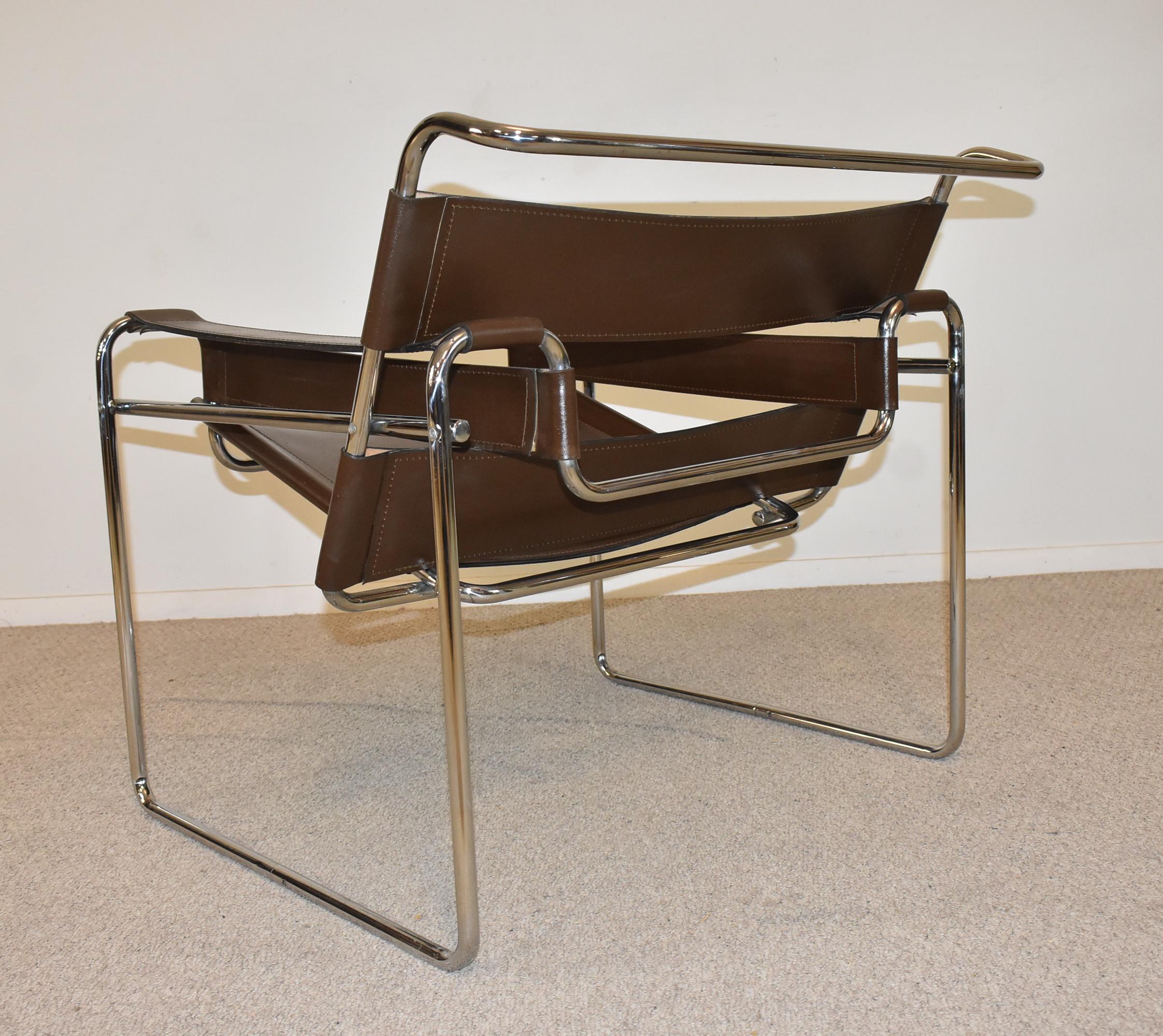 German Pair of Wassily Chairs by Knoll in Brown Leather and Chrome For Sale