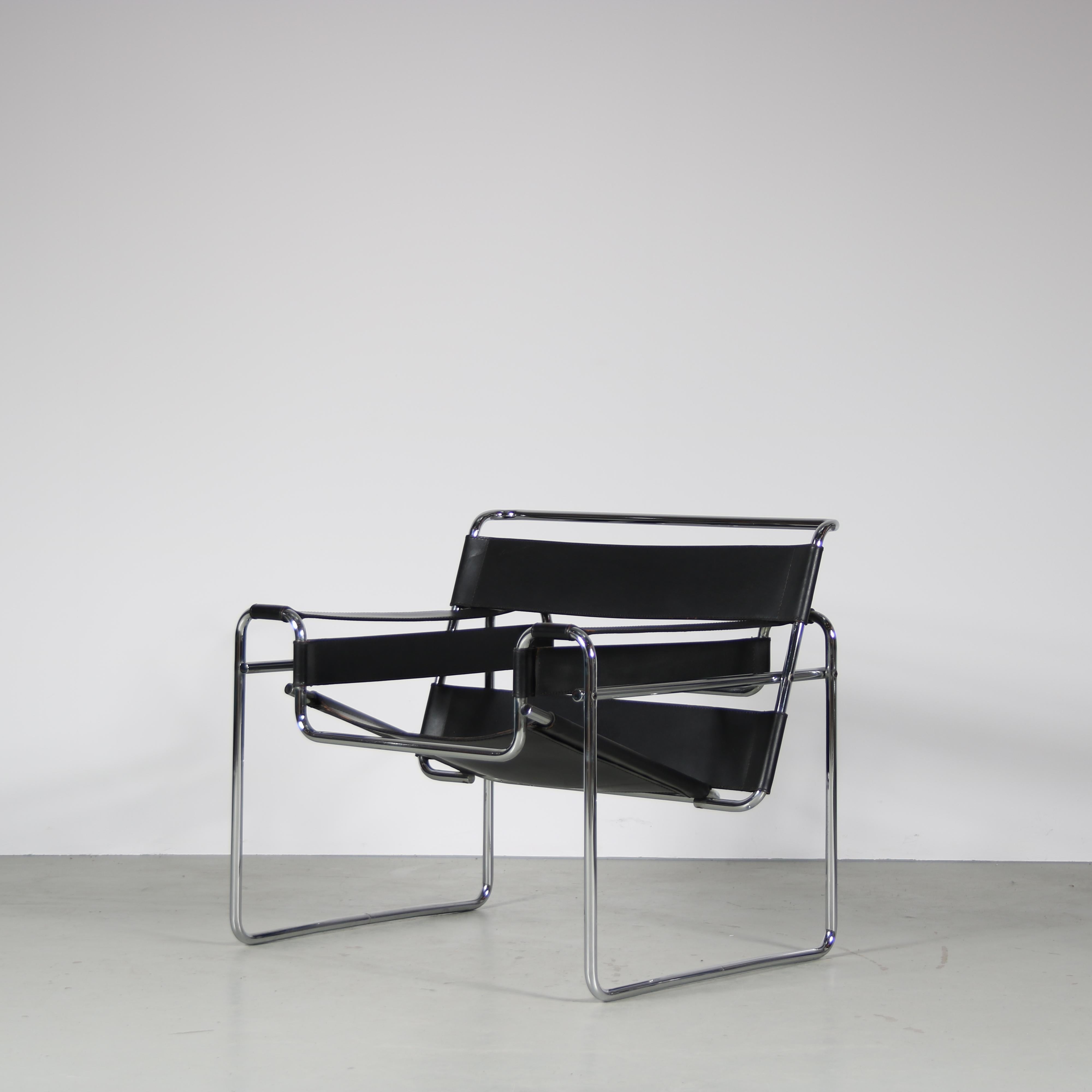 Pair of “Wassily” Chairs by Marcel Breuer for Gavina, Italy, 1960 In Good Condition In Amsterdam, NL