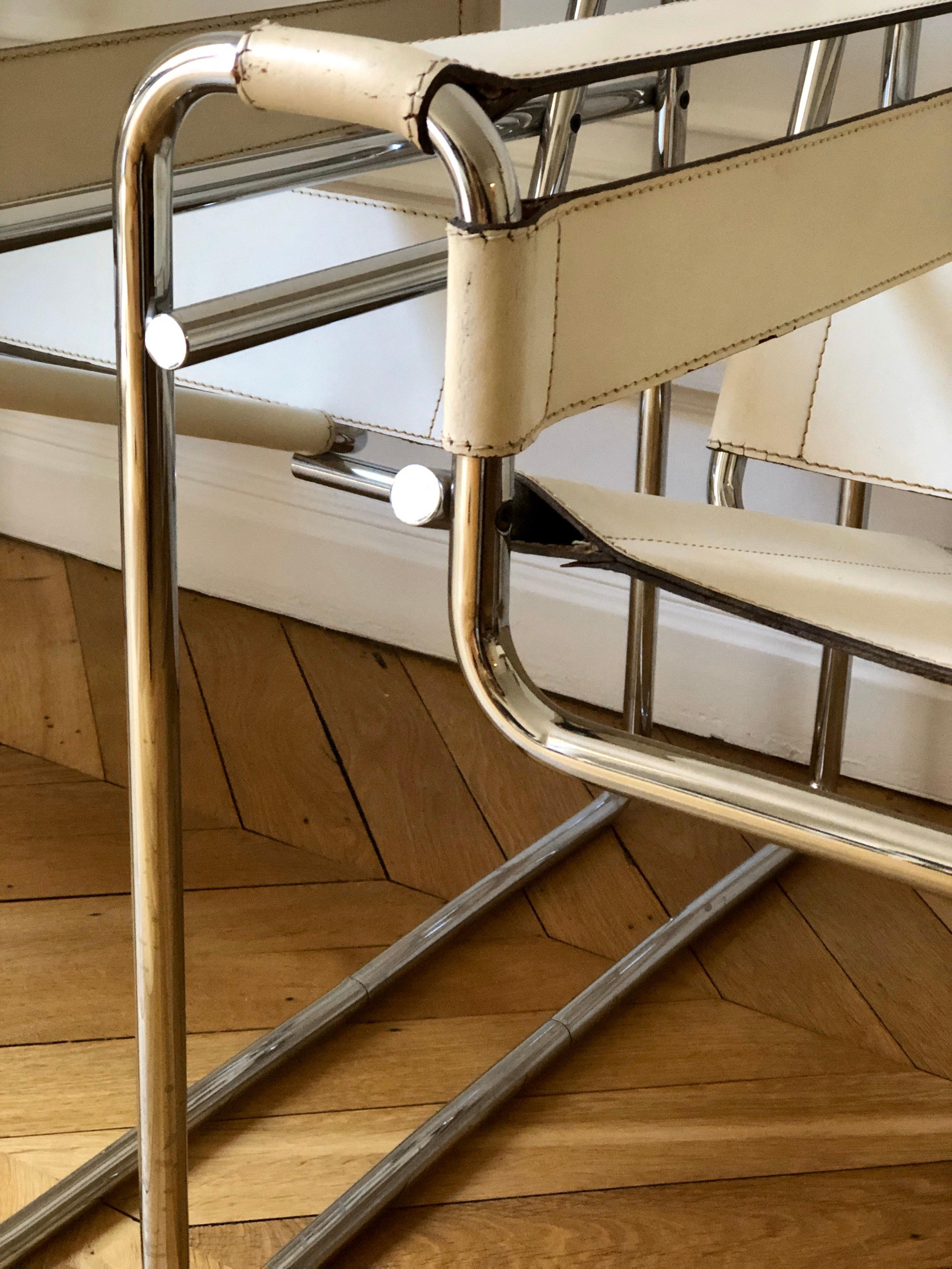 Paire de chaises longues Wassily en cuir blanc par Marcel Breuer:: Gavina:: vers 1962 en vente 4