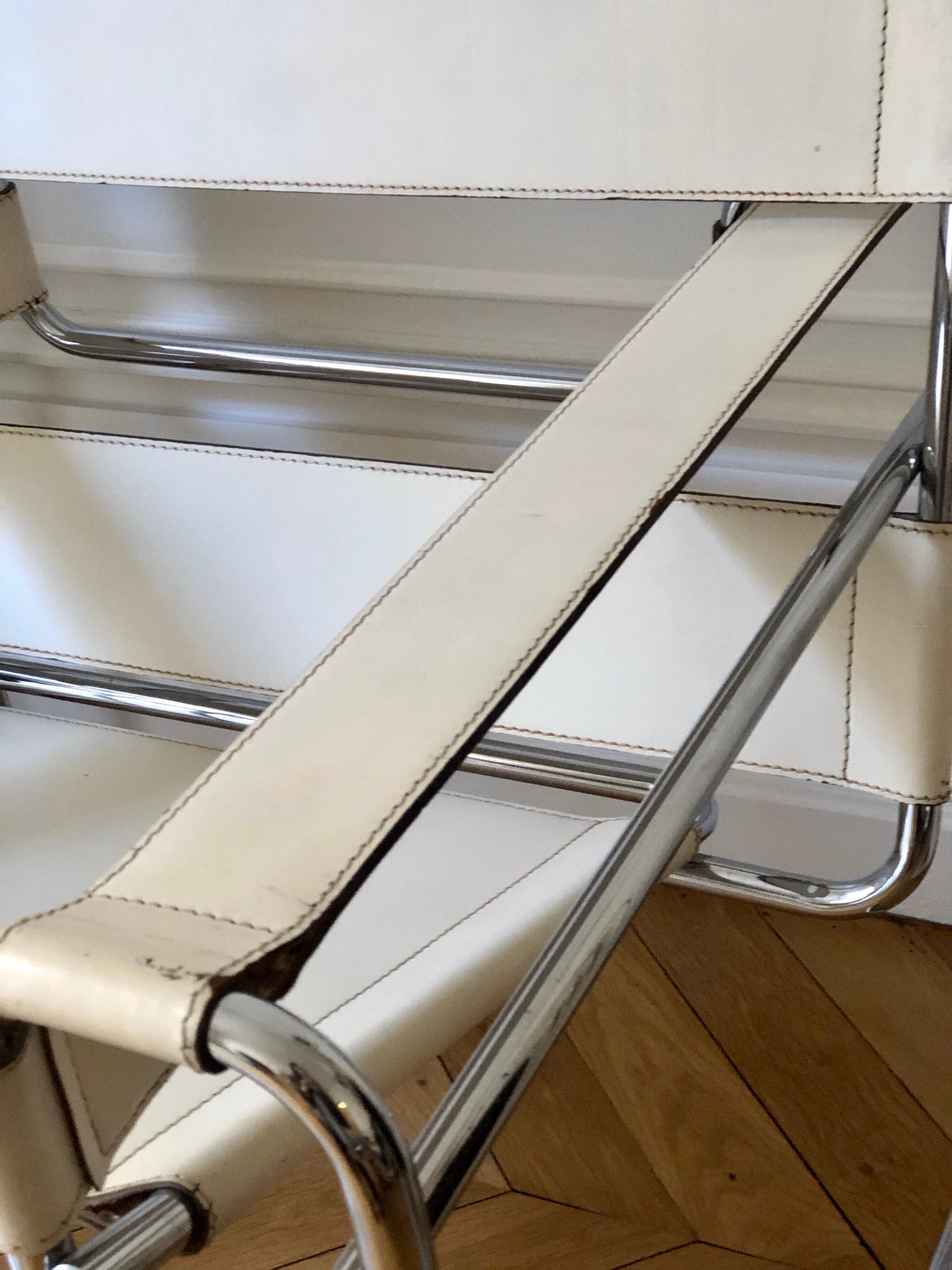 Paire de chaises longues Wassily en cuir blanc par Marcel Breuer:: Gavina:: vers 1962 en vente 2