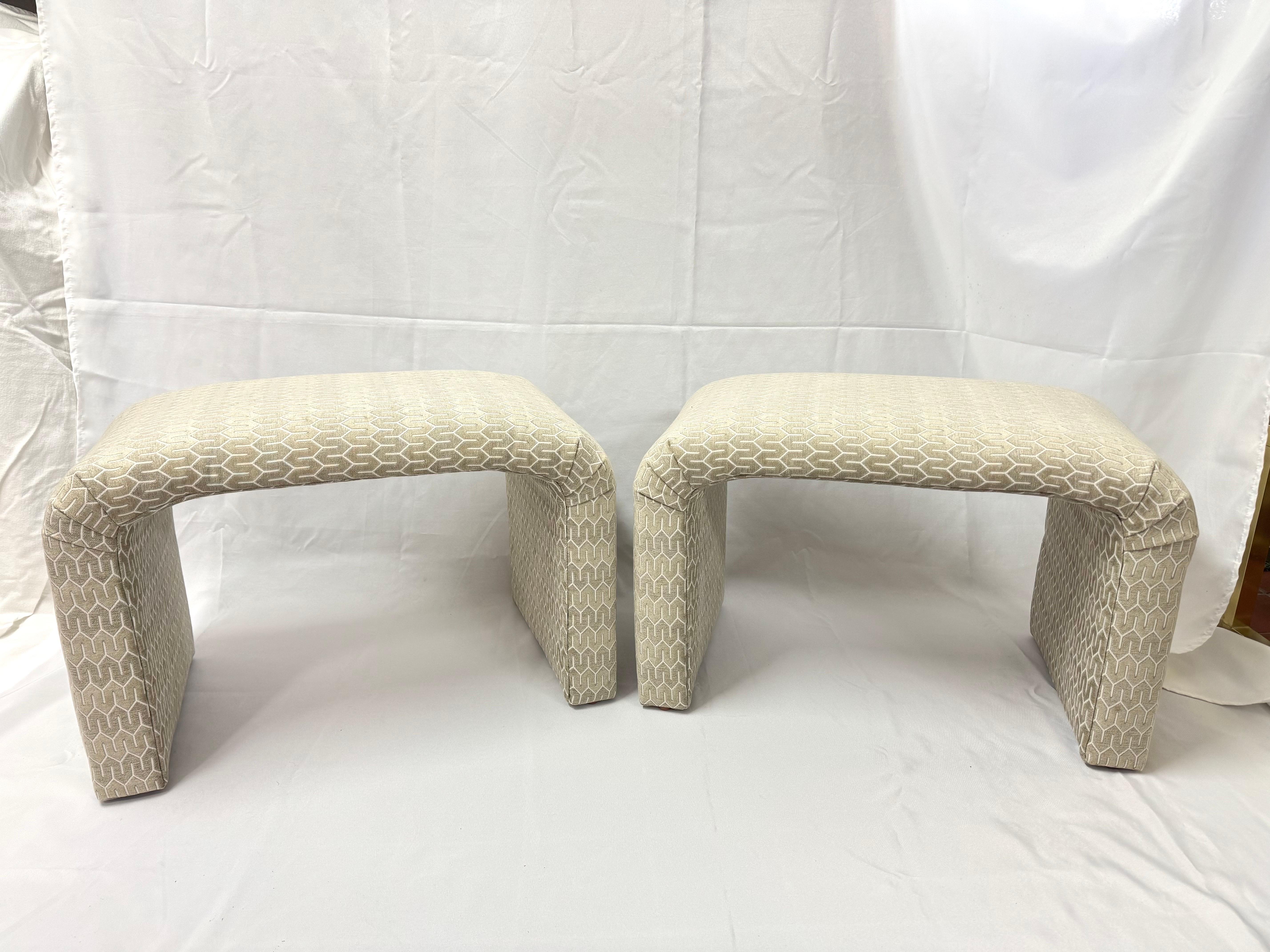 Pair of Waterfall Ottomans in Cream In Good Condition For Sale In Redding, CT