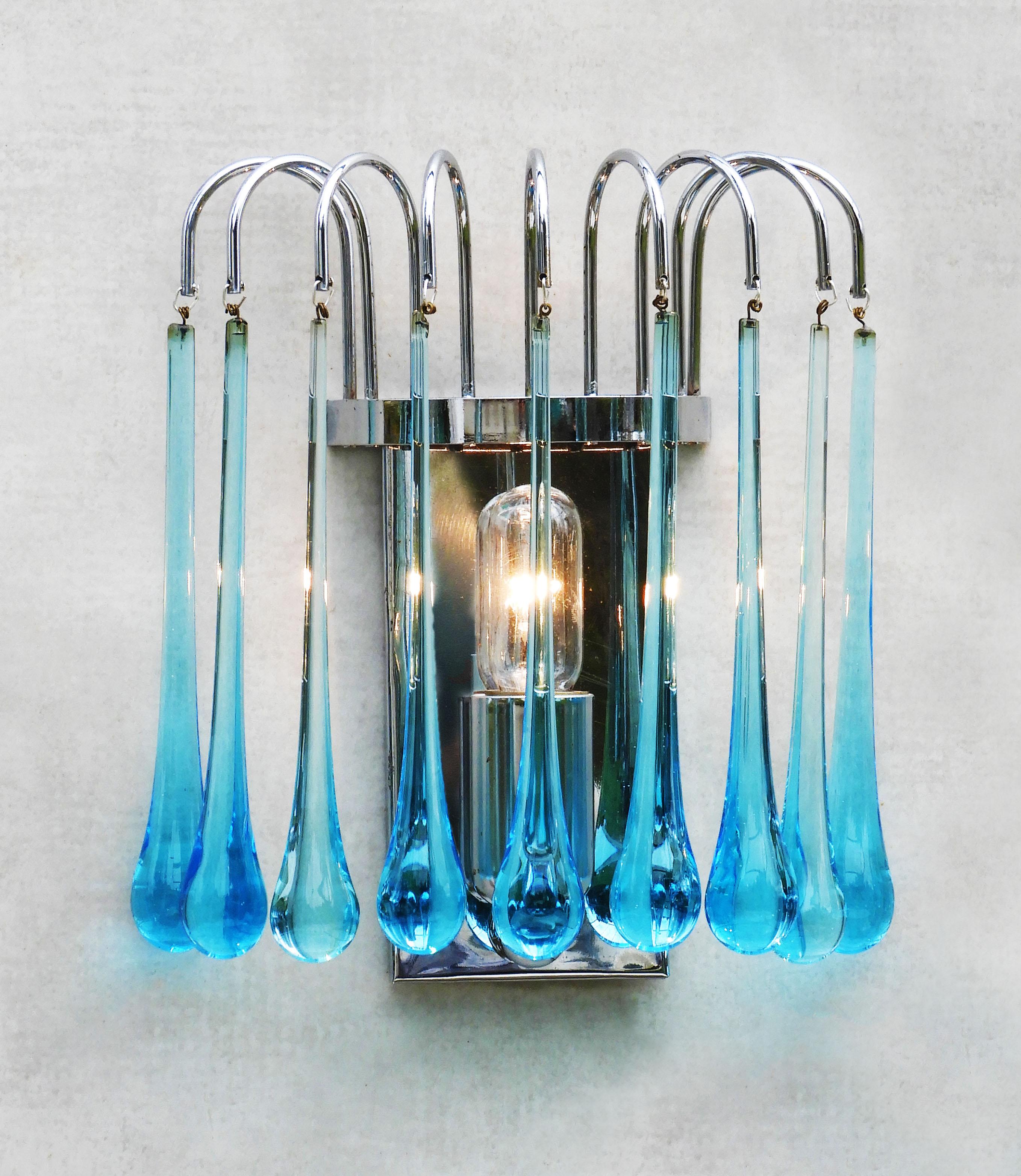 Pair of Waterfall Venini Style Wall Light Sconces Blue Murano Glass & Chrome 70s In Good Condition For Sale In Trensacq, FR
