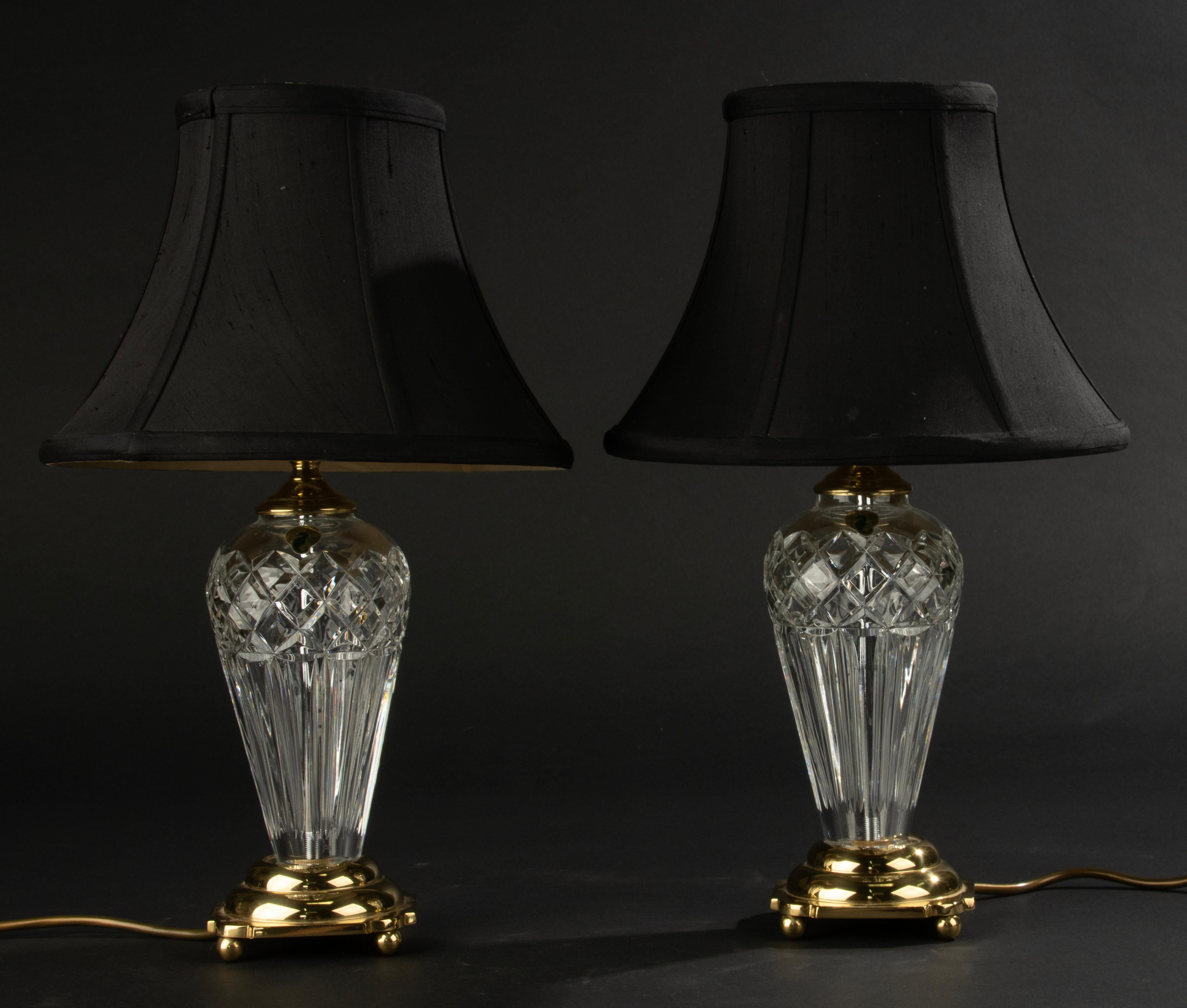 Coppia di lampade da tavolo in Waterford Crystal con paralumi, anni '90 - Model No. in vendita 5