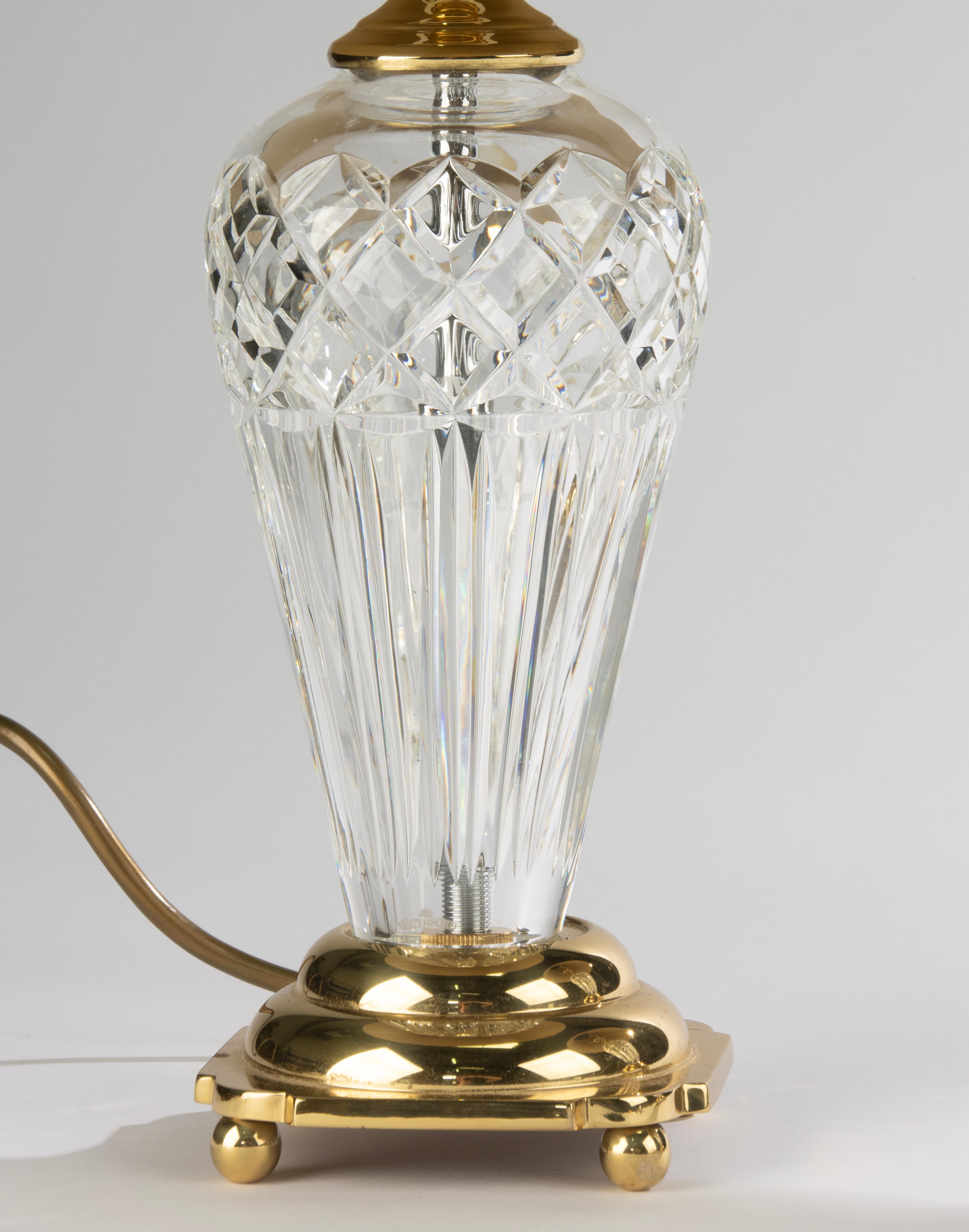 Inglese Coppia di lampade da tavolo in Waterford Crystal con paralumi, anni '90 - Model No. in vendita