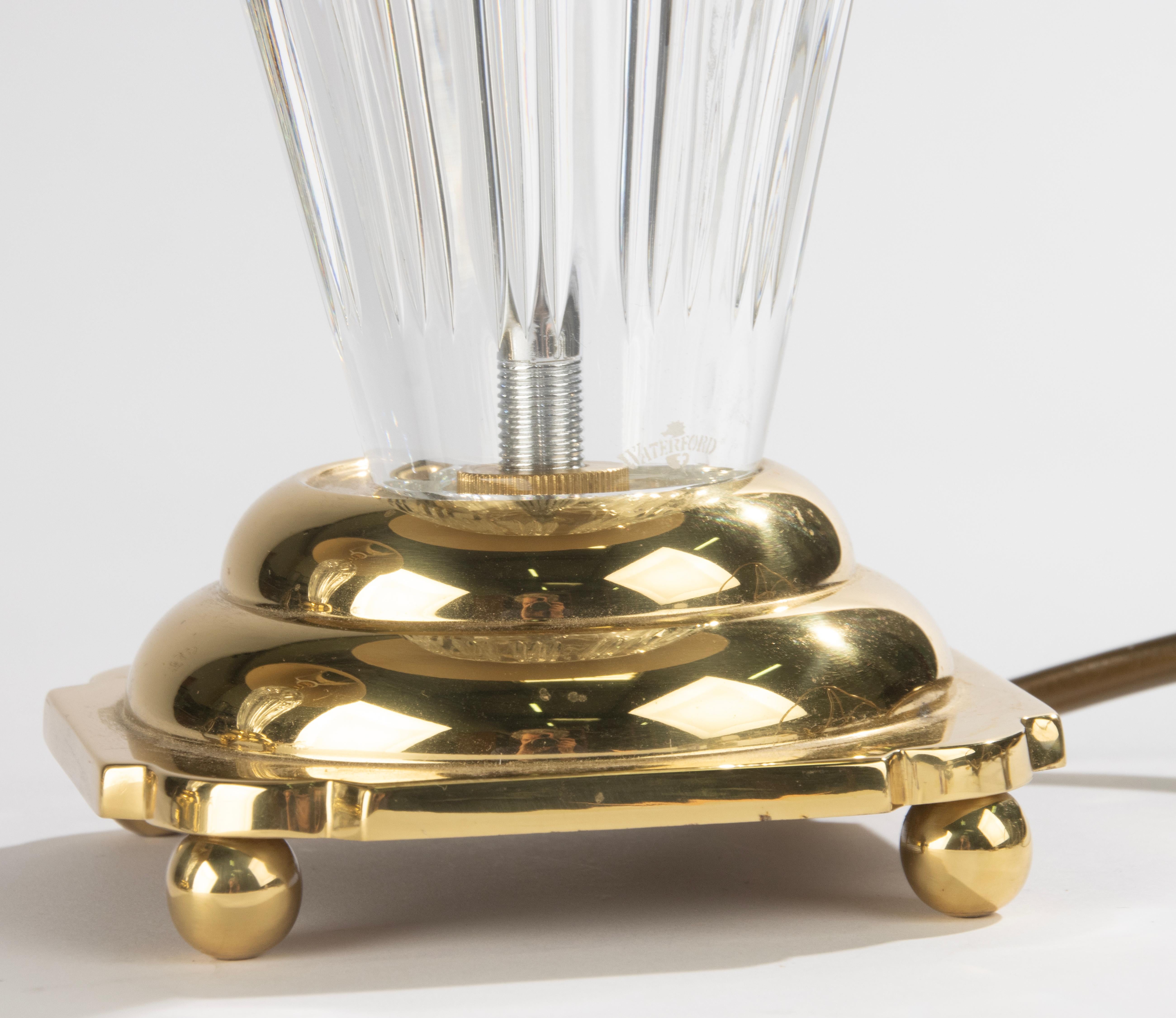 Coppia di lampade da tavolo in Waterford Crystal con paralumi, anni '90 - Model No. In condizioni buone in vendita a Casteren, Noord-Brabant