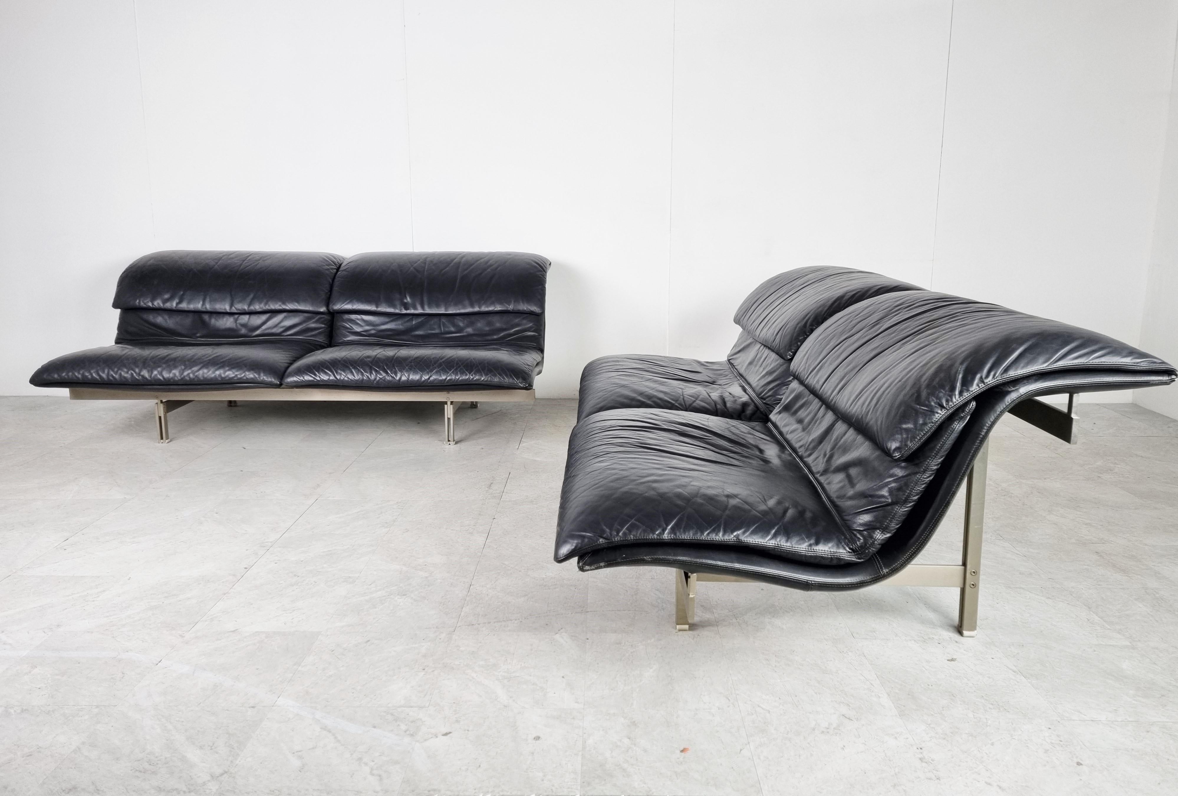 Mid-Century Modern Pair of Wave Sofas by Giovanni Offredi for Saporiti, 1970s