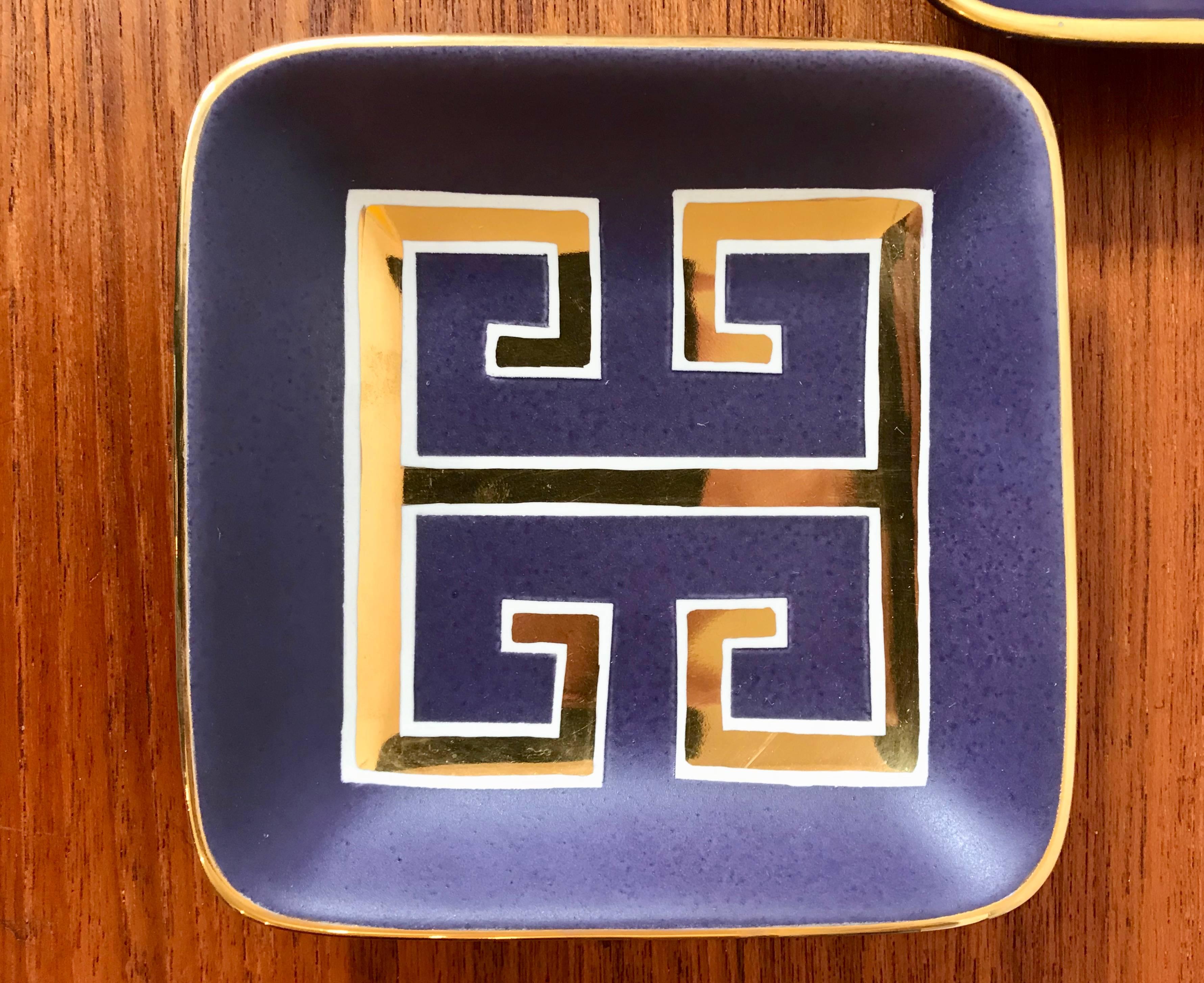 Peruvian Pair of Waylande Gregory Small Square Purple Ceramic Trays with Gold Key Pattern For Sale
