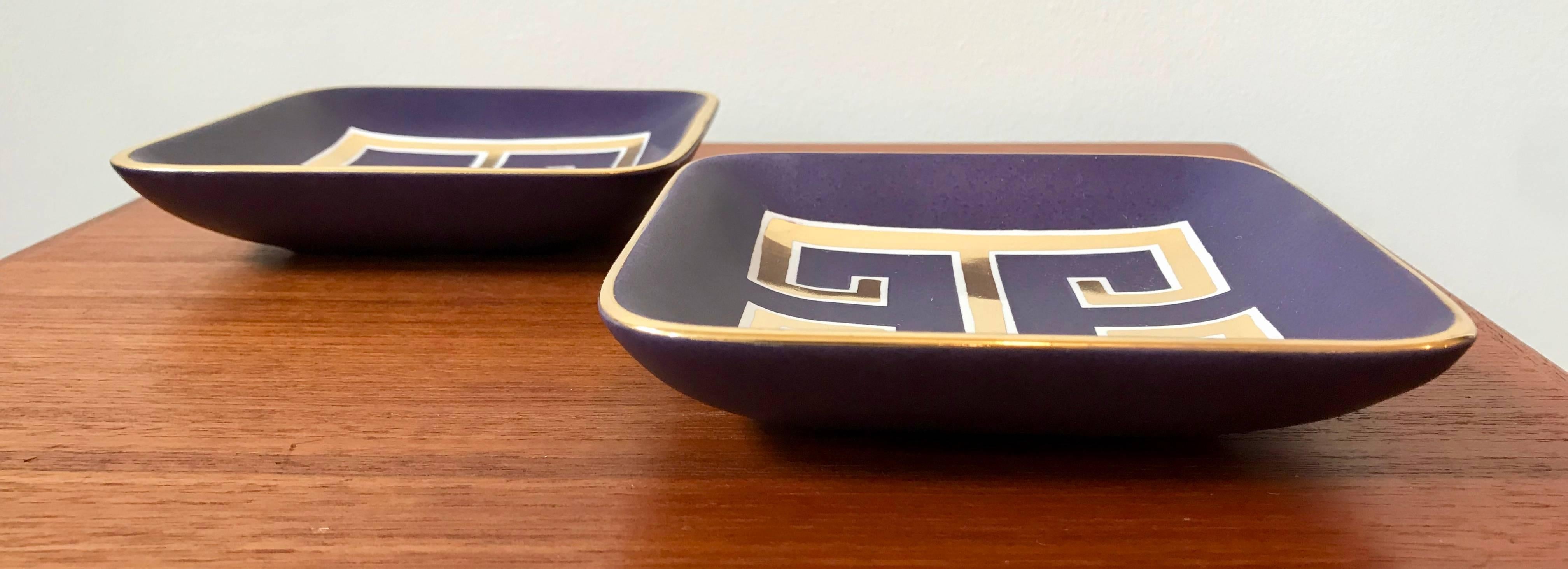 Pair of Waylande Gregory Small Square Purple Ceramic Trays with Gold Key Pattern In Good Condition For Sale In Bedford Hills, NY