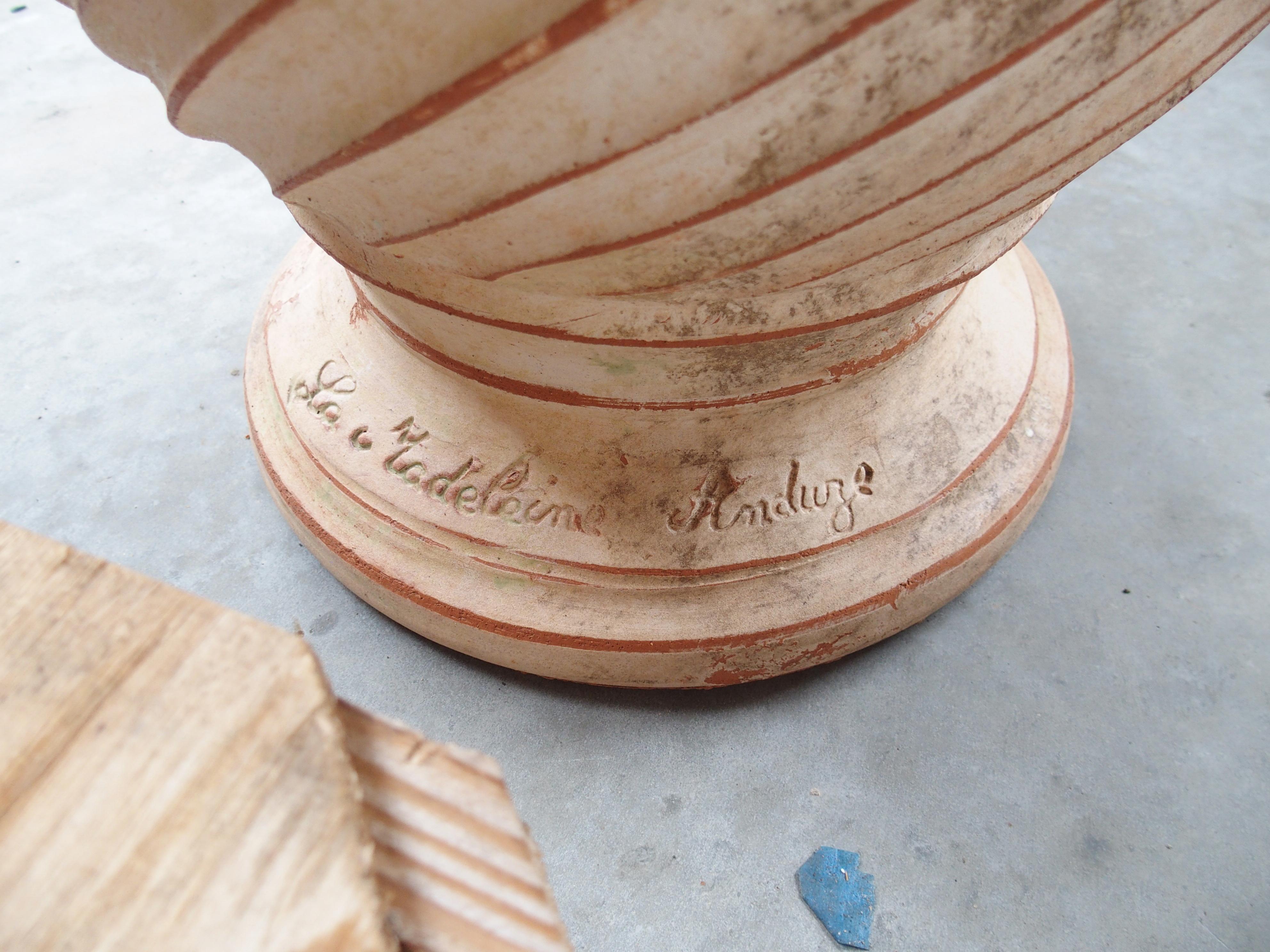 Paar verwitterte und gestreifte Anduze-Pflanzgefäße aus Frankreich im Angebot 2