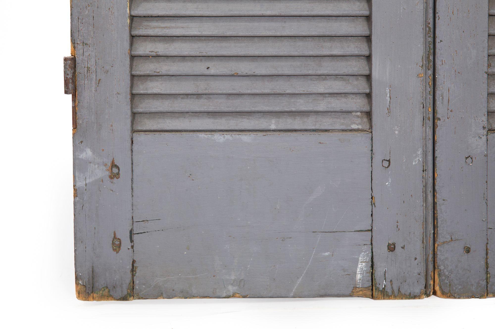 Pair of Weathered Gray-Painted Arched Domed Louvered Doors For Sale 3