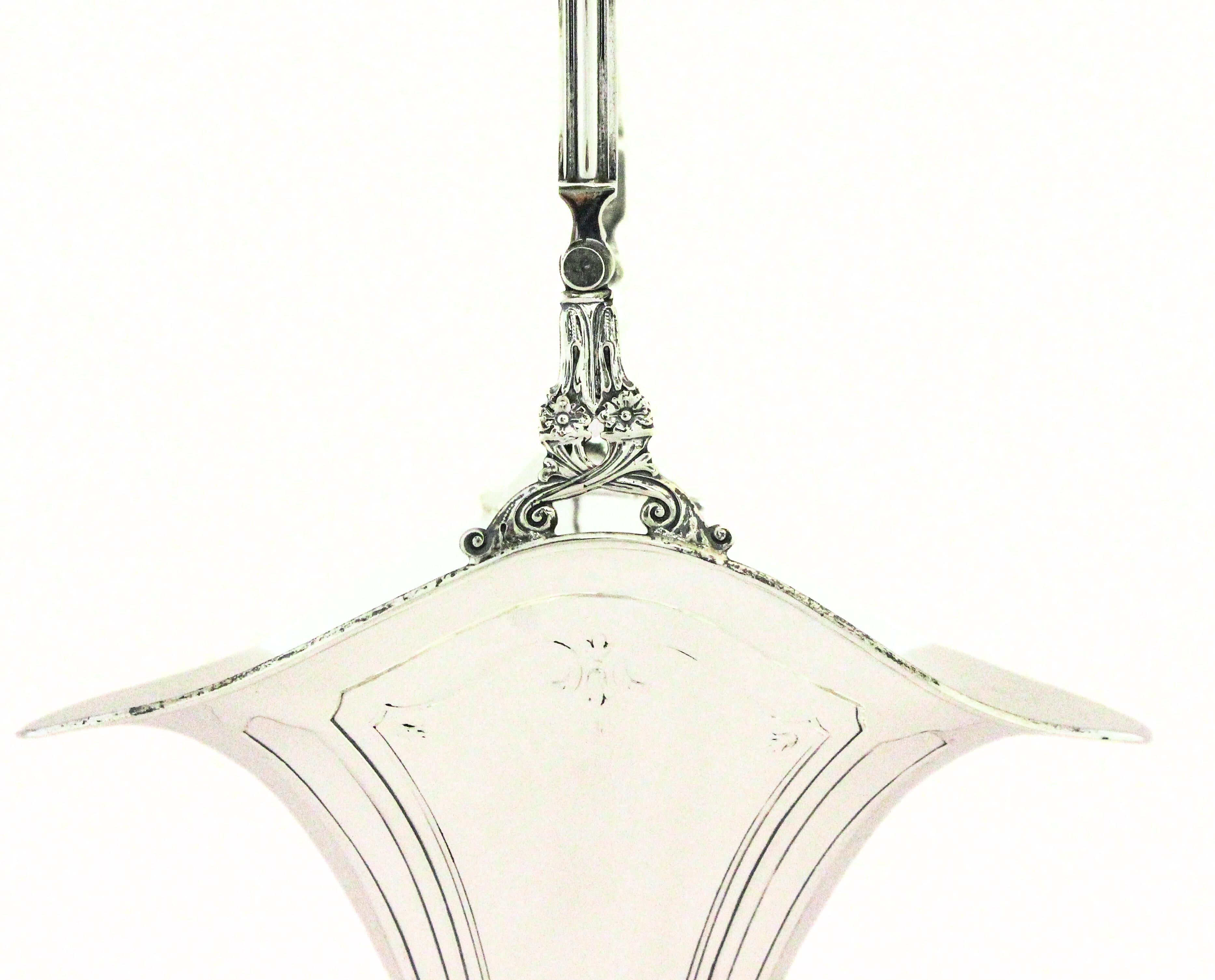 Metà XX secolo Coppia di vasi/cestini con manico in argento Sterling di Webster in vendita