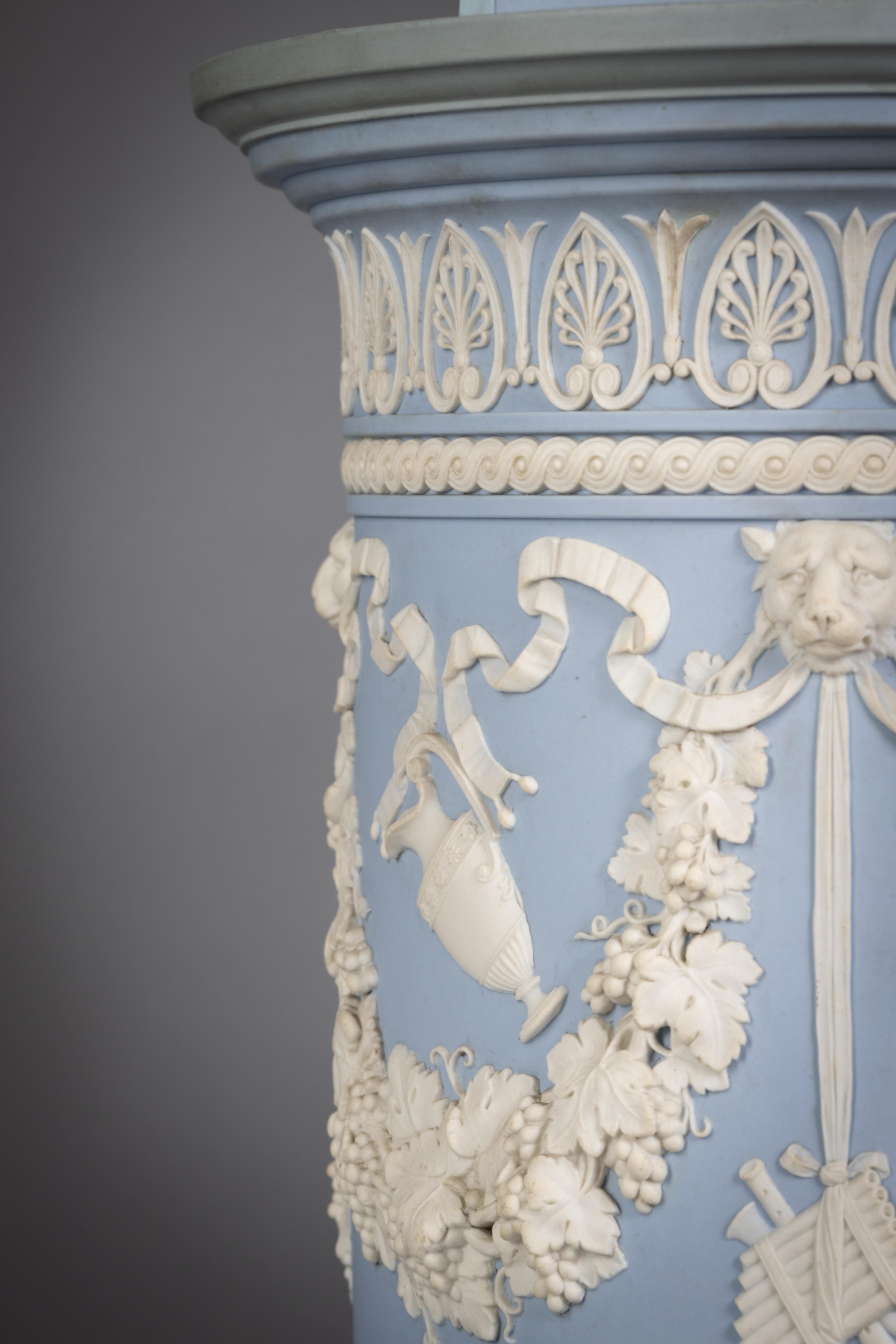 Pair of Wedgwood Borghese Covered Vases, circa 1840 For Sale 4