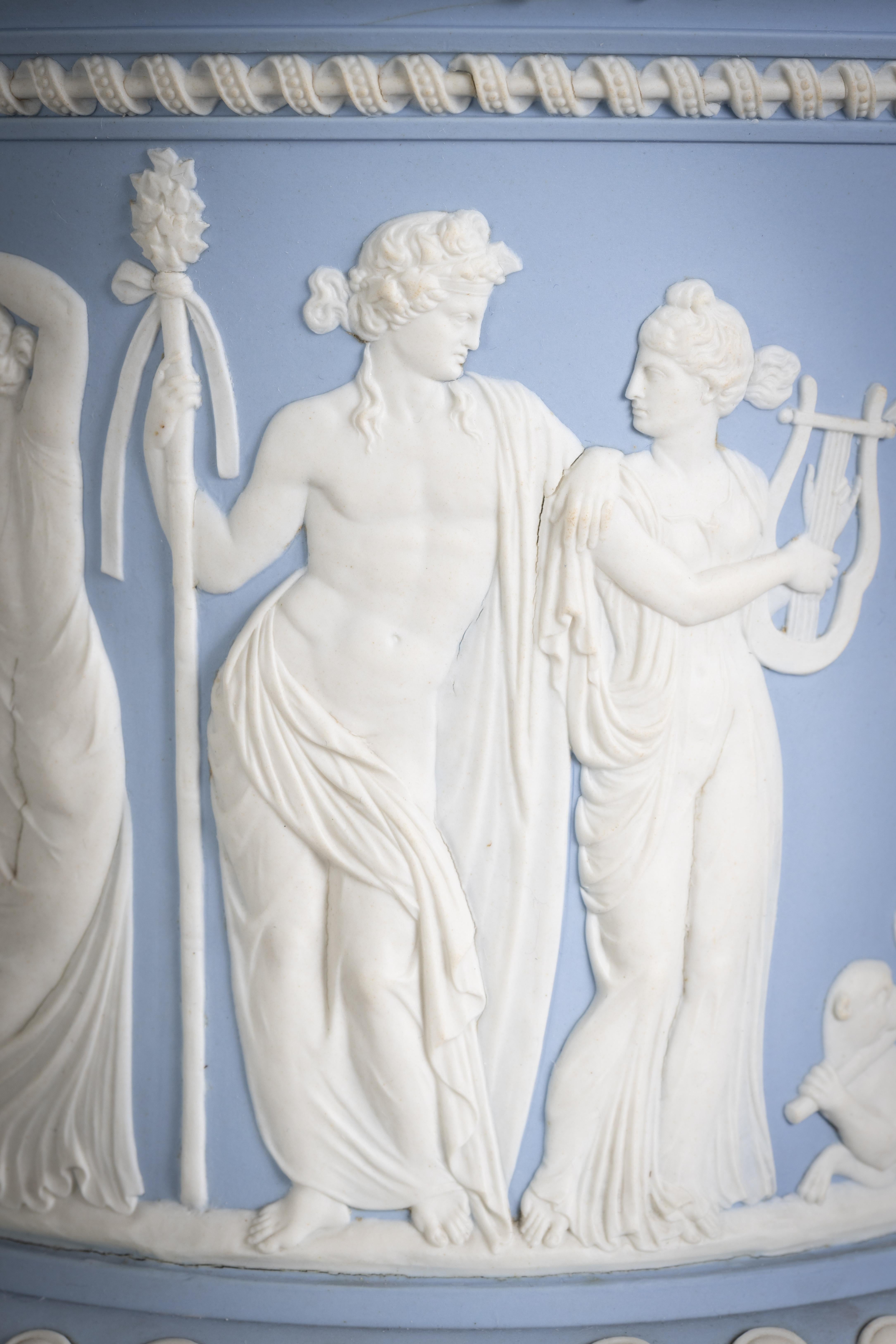 Porcellana Coppia di vasi coperti Wedgwood Borghese, 1840 circa in vendita