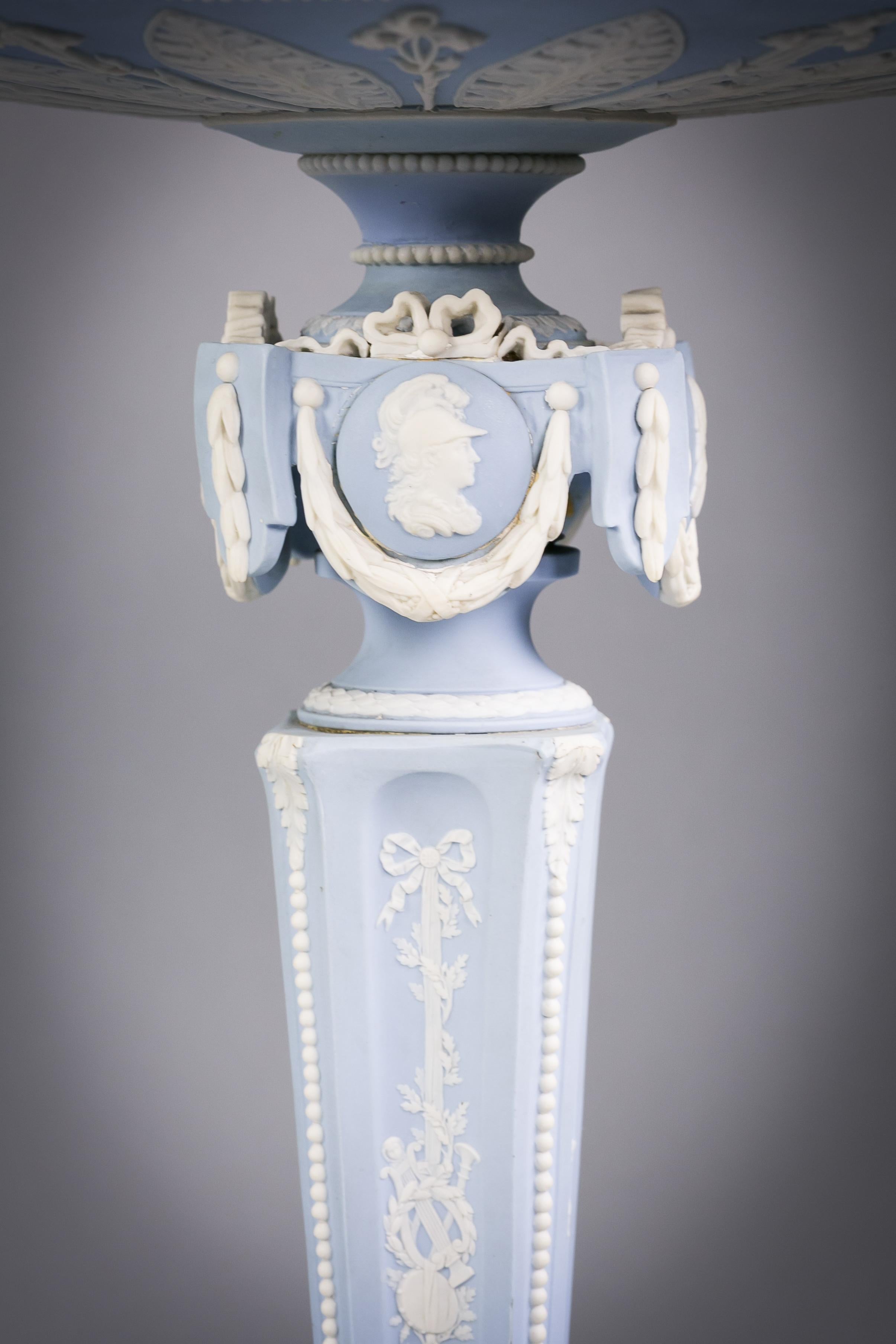 Pair of Wedgwood Compotes, circa 1875 In Good Condition For Sale In New York, NY