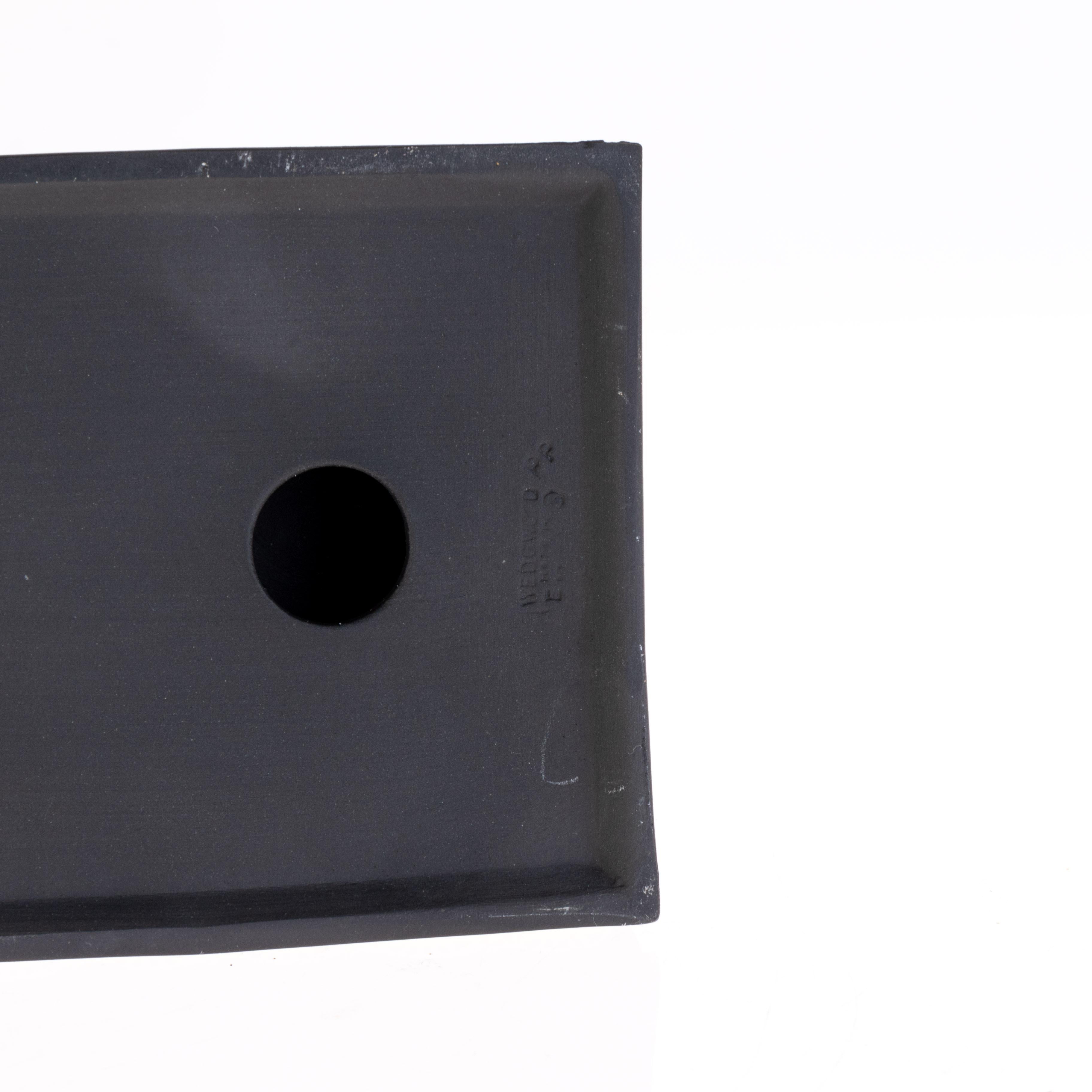 Coppia di eleganti leoni di basalto nero di Wedgwood, fermalibri o fermacarte. in vendita 1