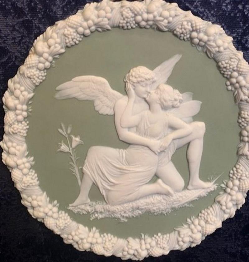 Pair of Wedgwood plates
Pair of decorative 