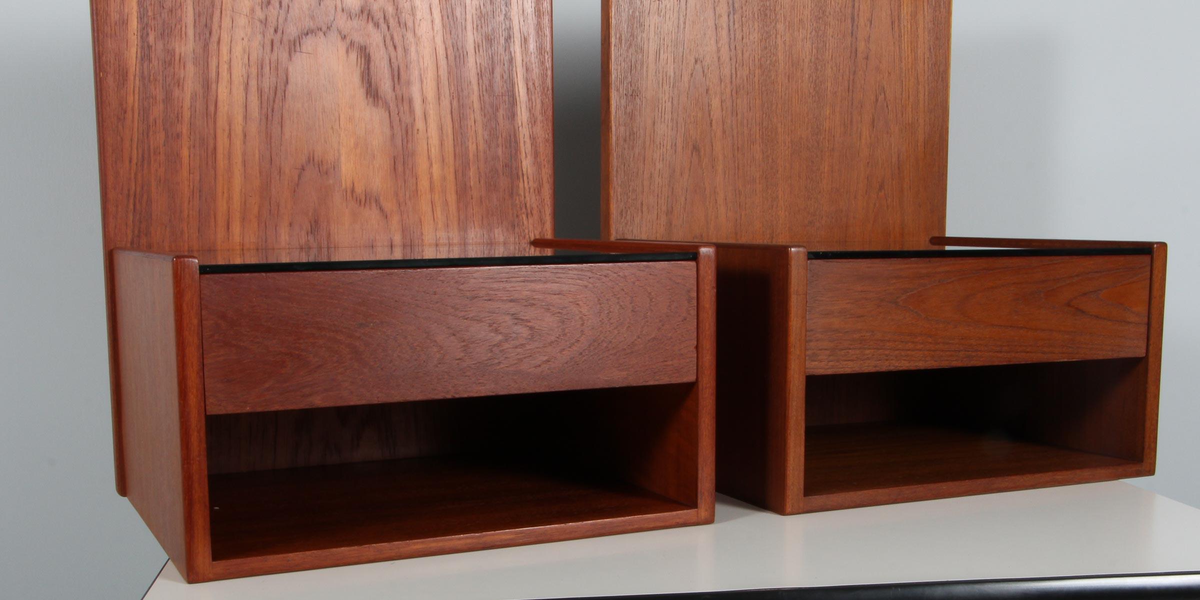Pair of Wegner Nightstands, Teak, 1960s In Excellent Condition In Esbjerg, DK
