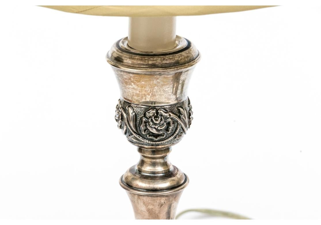 Paire de chandeliers de buffet en argent sterling lesté avec abat-jour Bon état - En vente à Bridgeport, CT