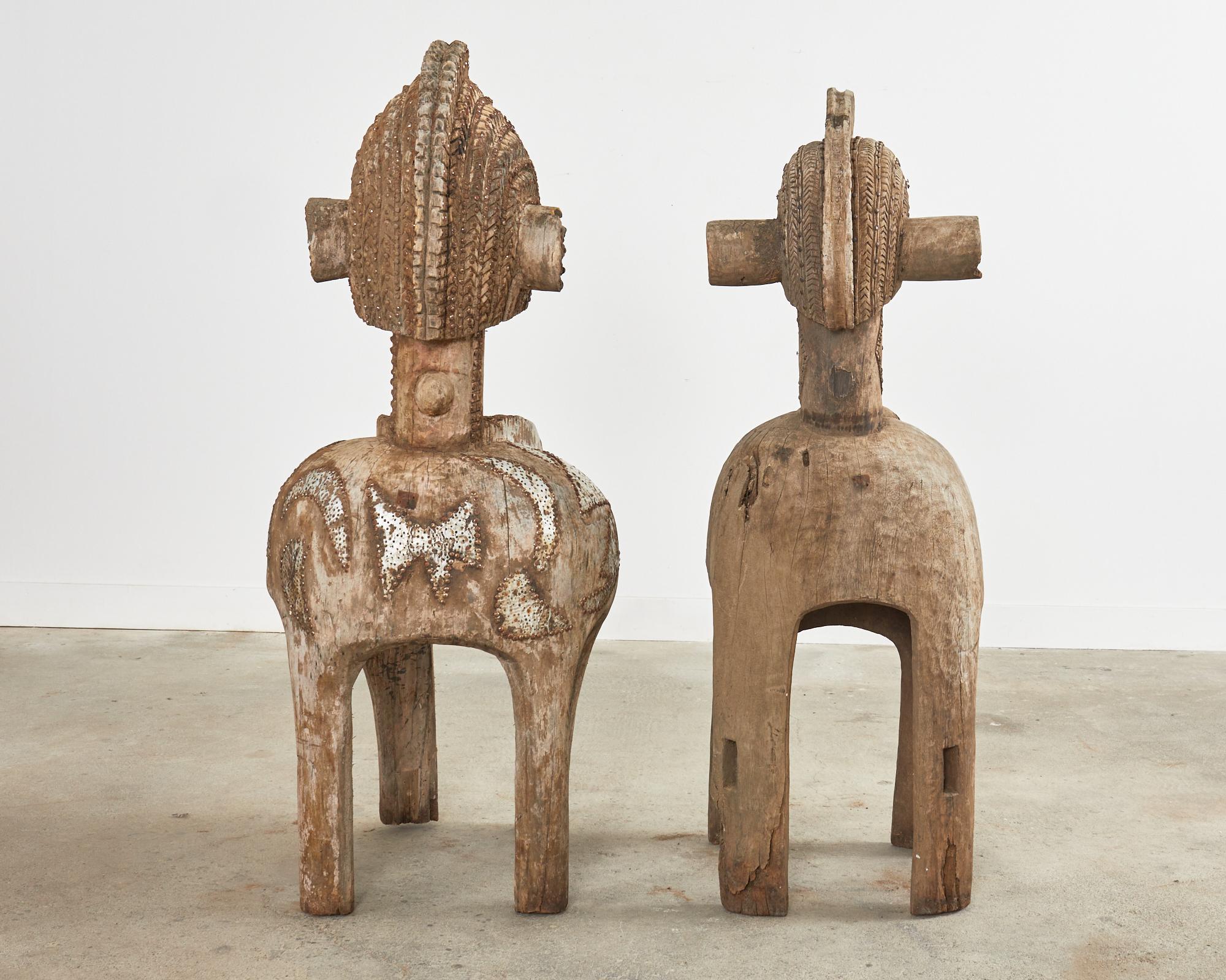 Paar westafrikanische Baga Nimba-Skulpturen mit geschnitzter Fruchtbarkeitsmaske im Angebot 12