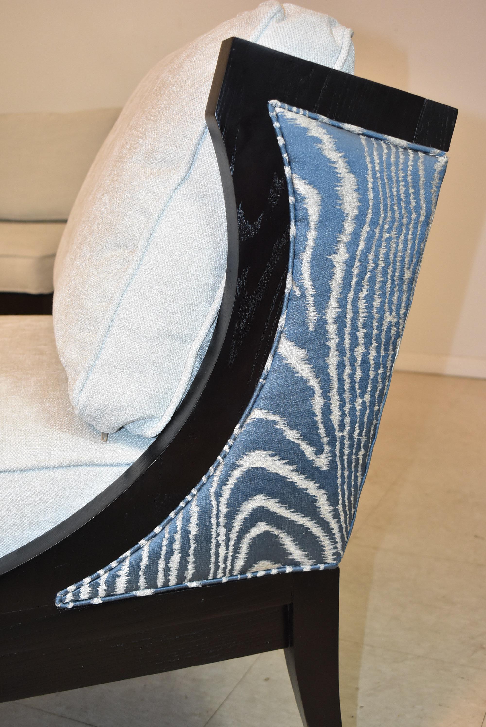 Tessuto Coppia di sedie da salotto Westmoreland Hickory Chair in vendita