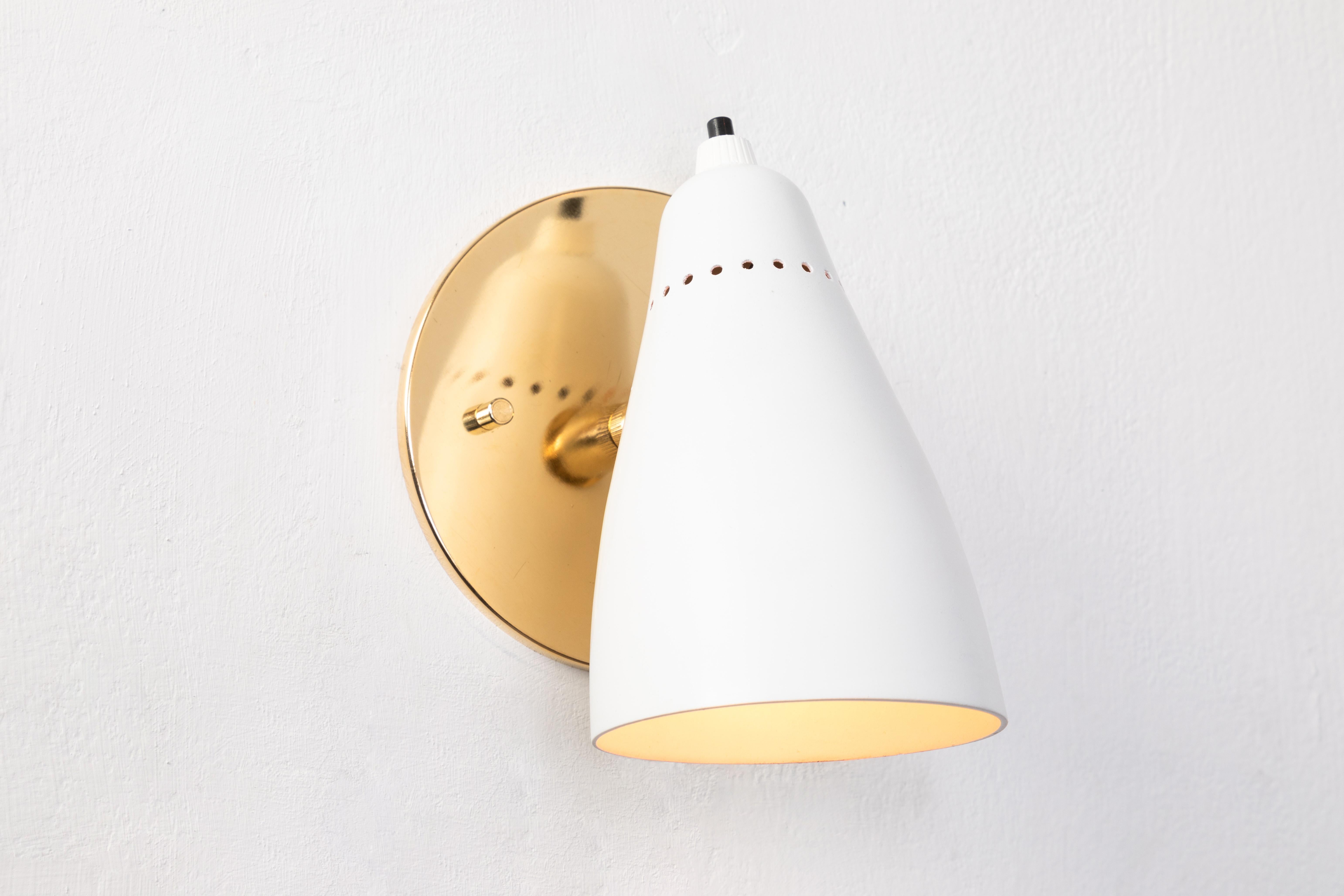 Italian Pair of White 1950s Giuseppe Ostuni Articulating Sconces for O-Luce