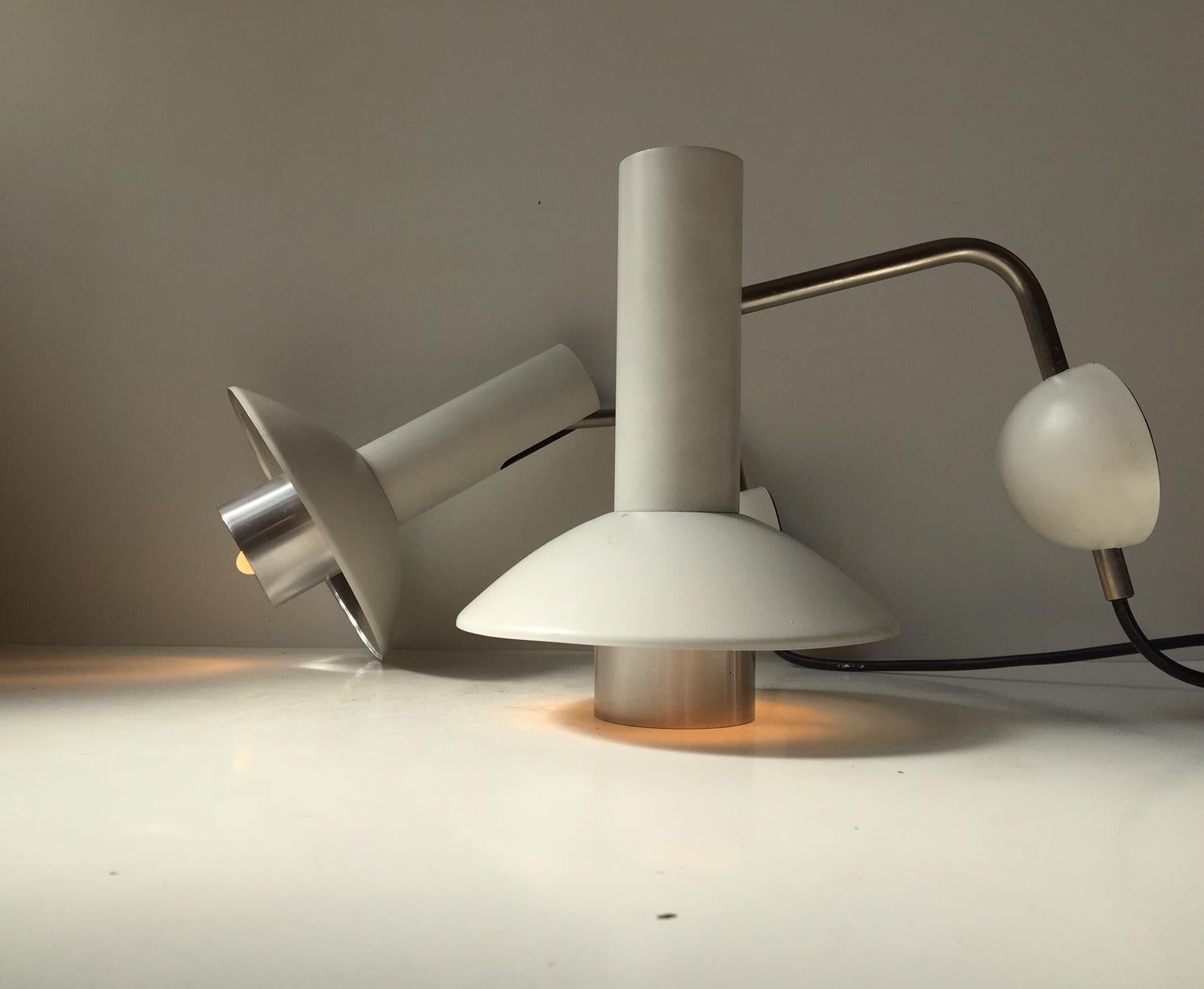 Pair of White Adjustable Minimalist Wall Lamps from Louis Poulsen, 1970s In Good Condition In Esbjerg, DK
