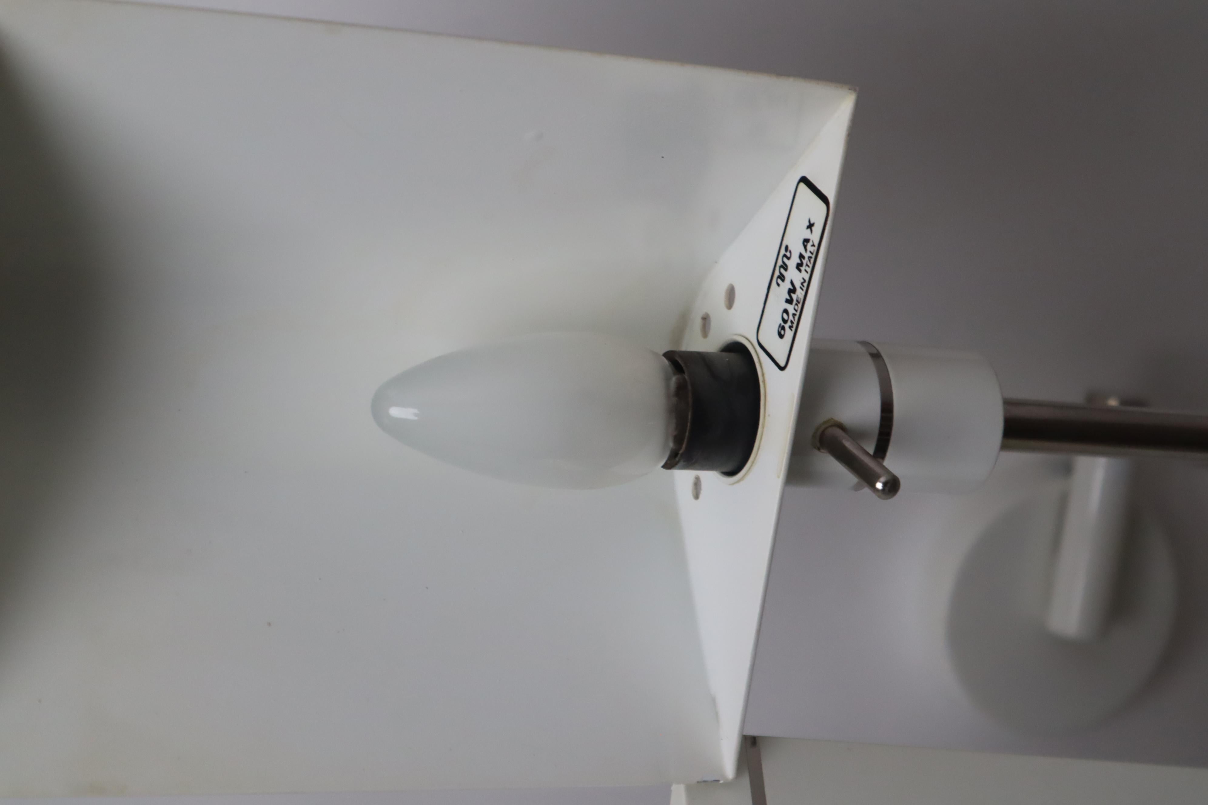 Pareja de apliques regulables blancos de Martinelli Luce, Italia Años 80 en venta 9