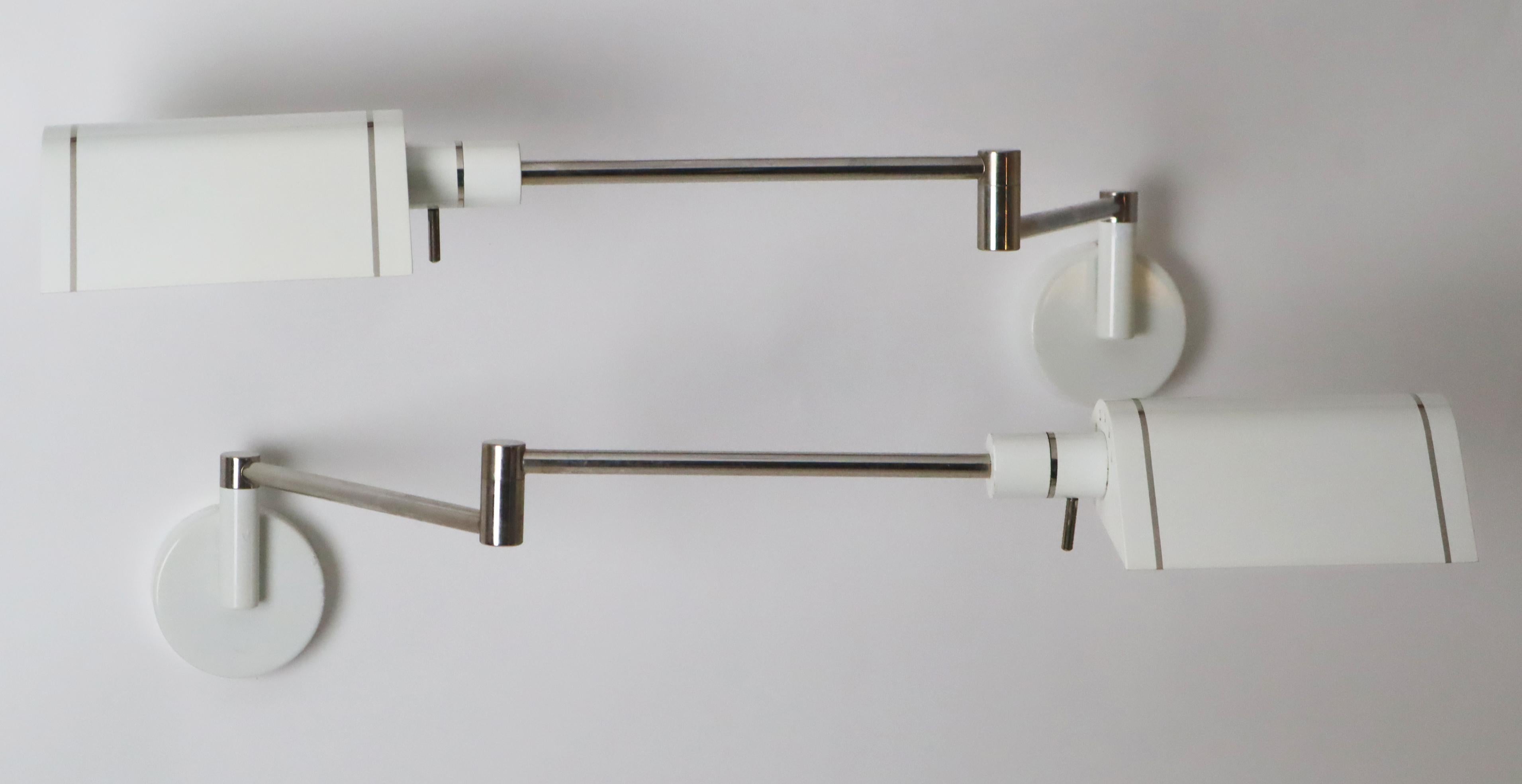 Pareja de apliques regulables blancos de Martinelli Luce, Italia Años 80 en venta 12