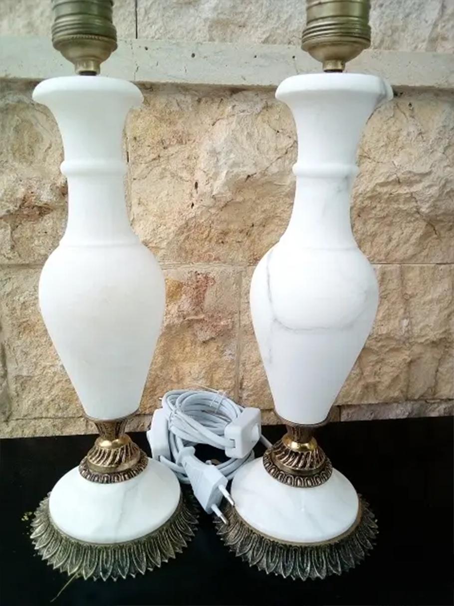 Tischlampen  Alabaster oder Marmor  Weiße Farbe, Frankreich, 20. Jahrhundert (Neoklassisch) im Angebot