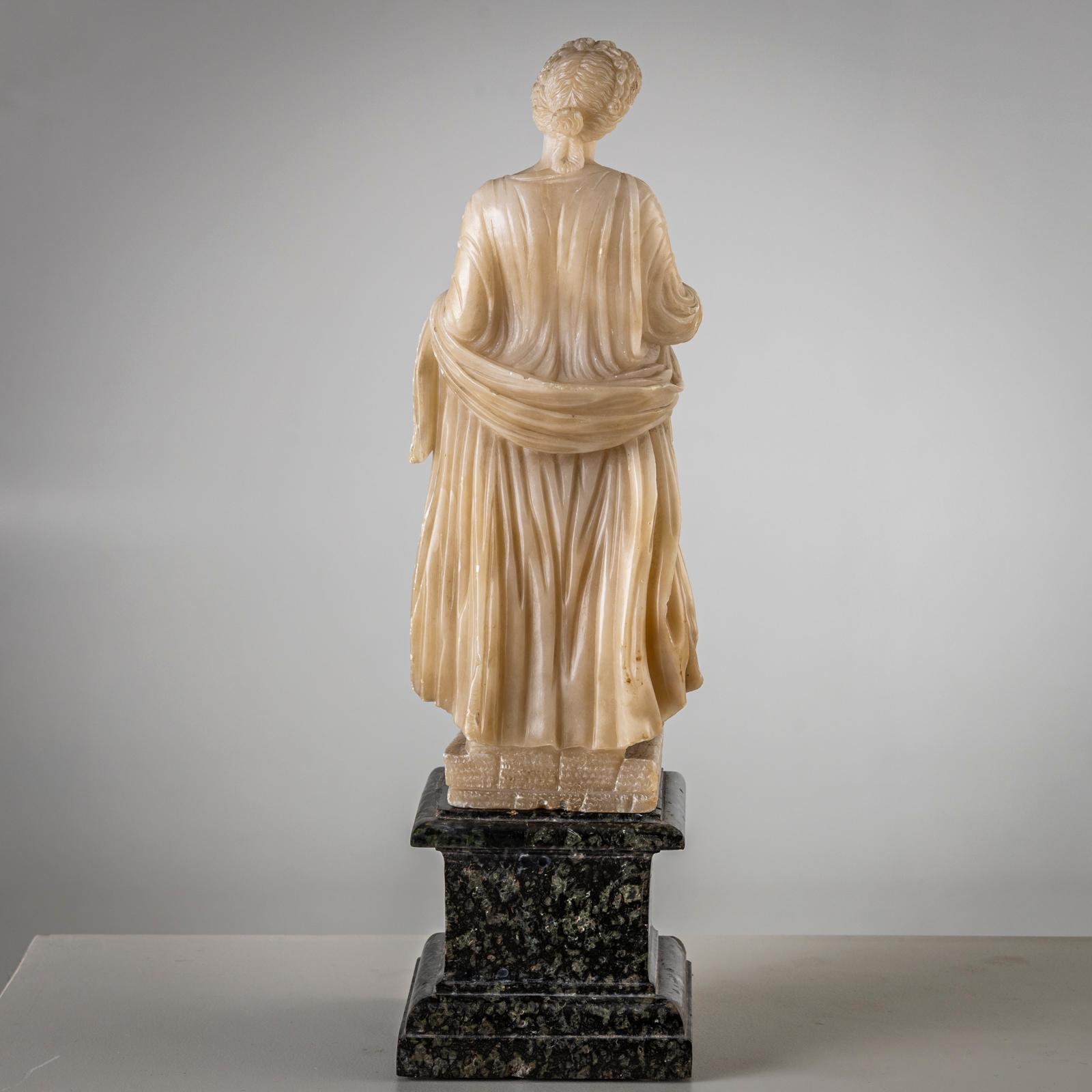 Coppia di sculture in alabastro bianco, seconda metà del XIX secolo in vendita 12