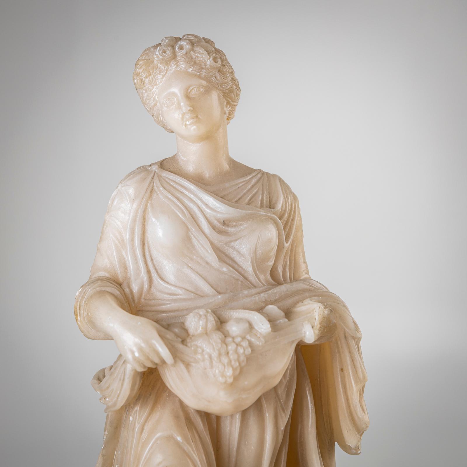 Coppia di sculture in alabastro bianco, seconda metà del XIX secolo in vendita 14
