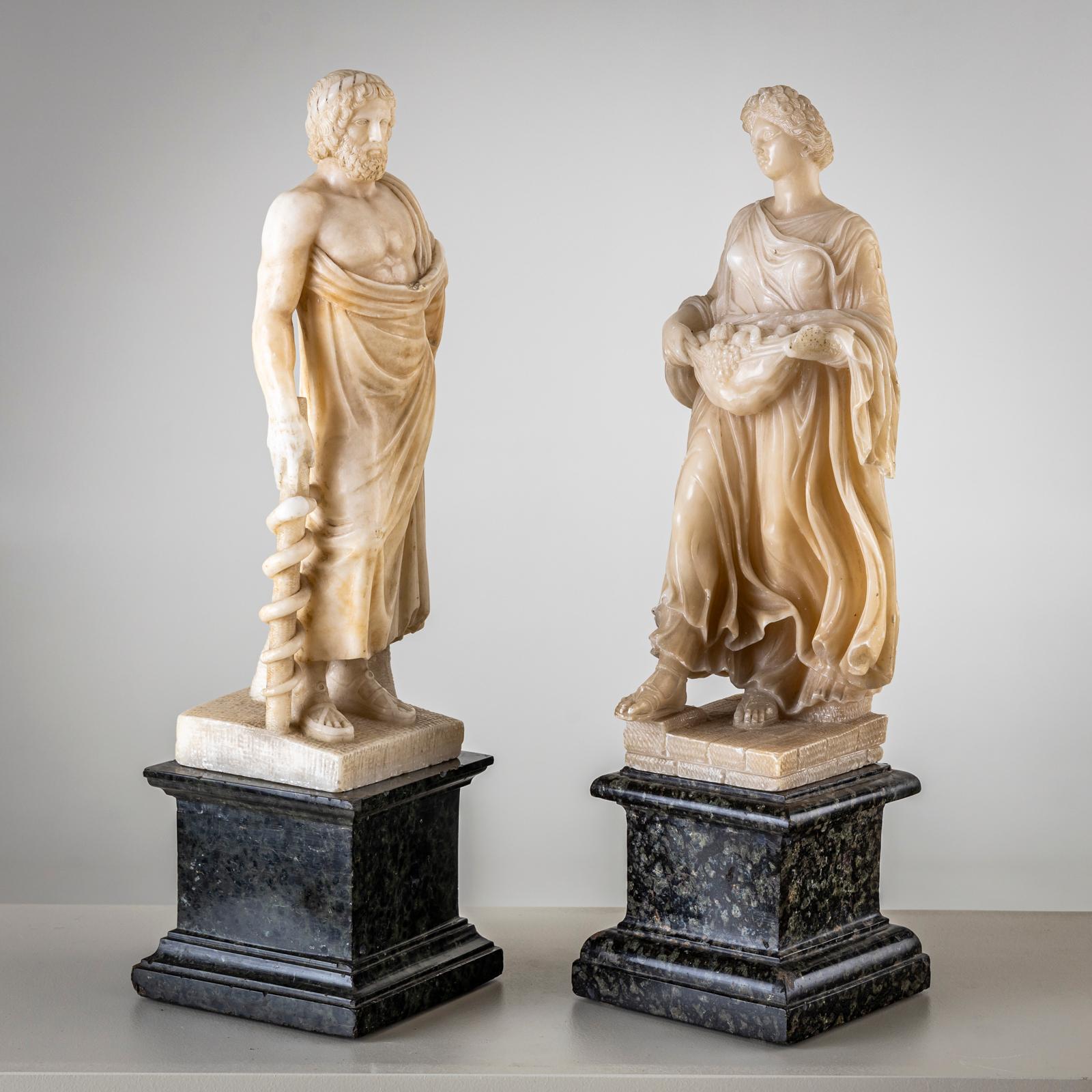 Coppia di sculture in alabastro bianco, seconda metà del XIX secolo in vendita 1