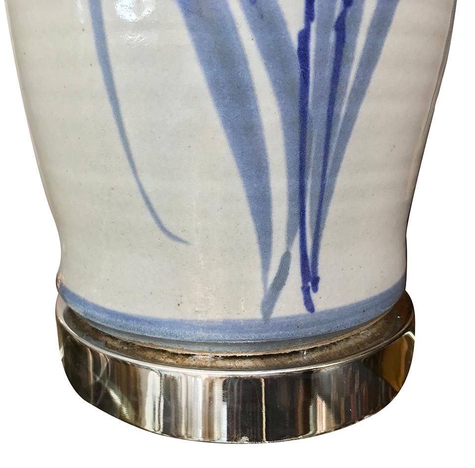 Pair of White and Blue Ceramic Table Lamps In Good Condition For Sale In New York, NY