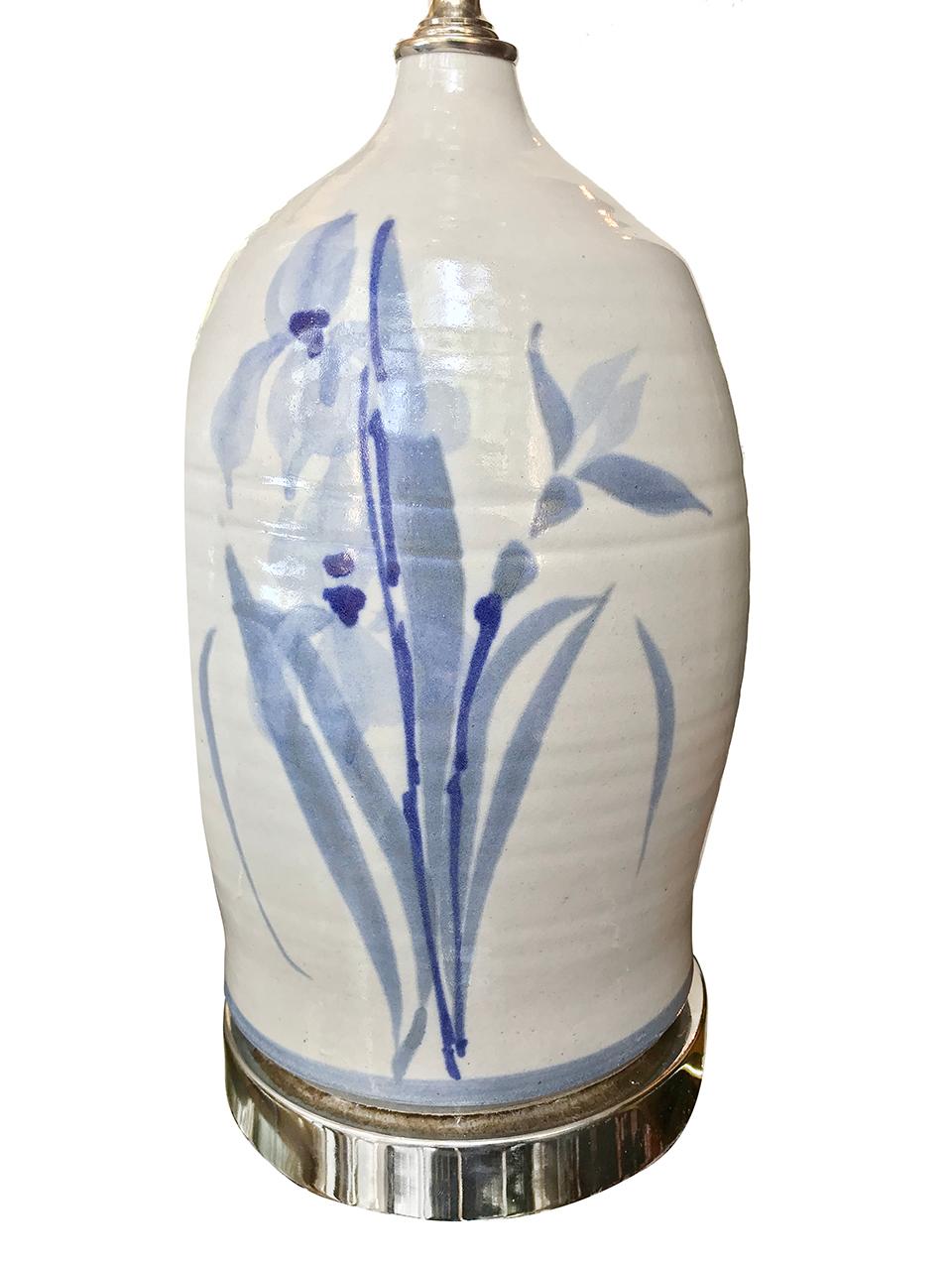 Pair of White and Blue Ceramic Table Lamps For Sale 1