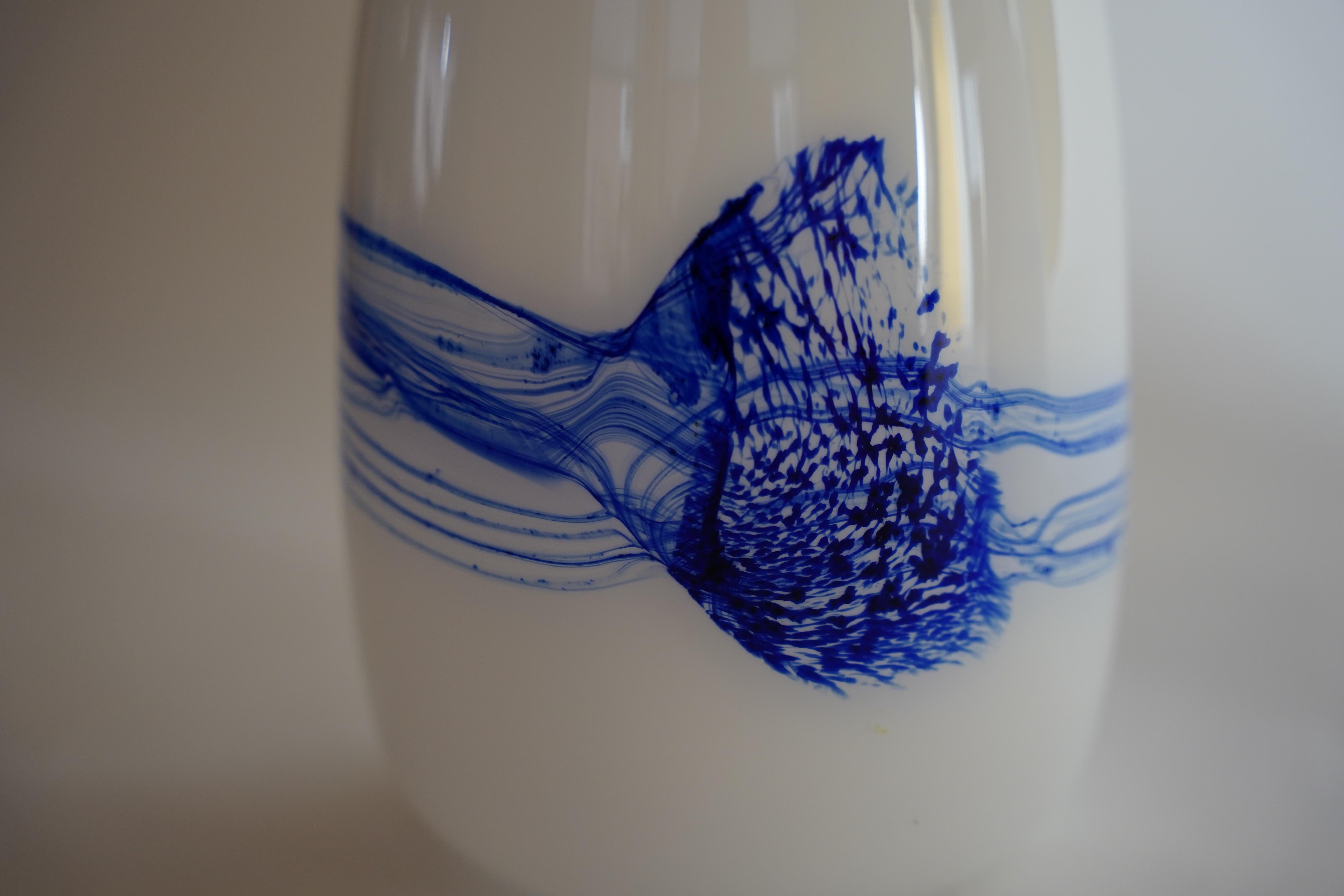 Pareja de lámparas de mesa Le Klint blancas y azules, Dinamarca, 1980 siglo XX en venta