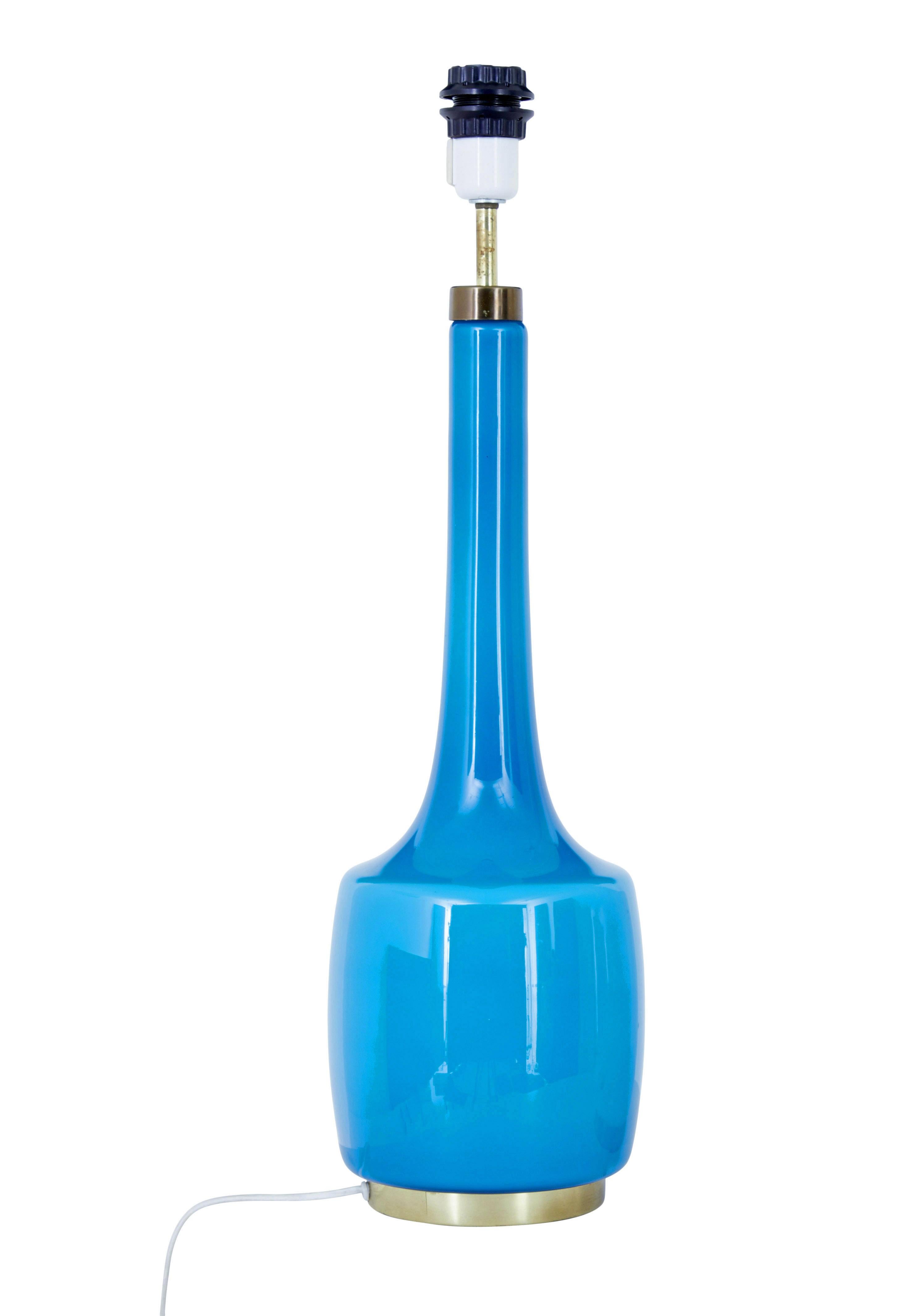 Paire de lampes de table blanches et bleues par Bergboms circa 1960.

Paire de lampes de table de bonne qualité fabriquées à la main par le célèbre fabricant suédois Bergboms.

Cette paire est ensemble depuis un certain temps, car nous les avons