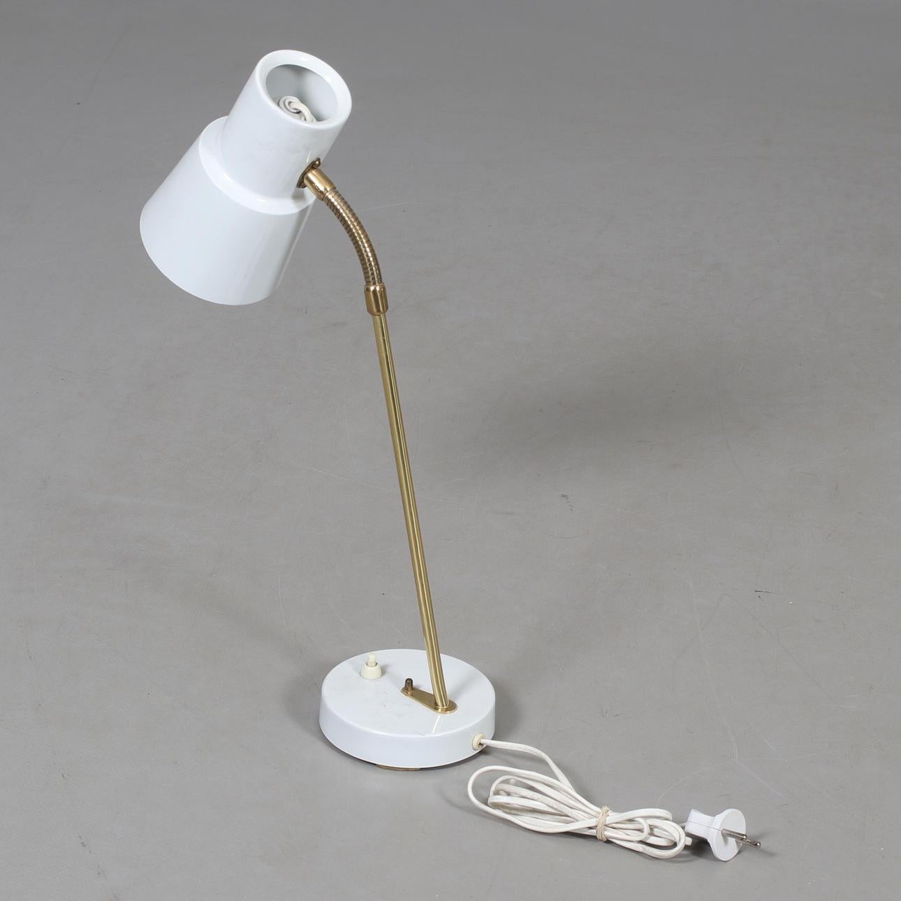 Pair of White and Brass Table Lamps by EWÅ Värnamo, Swedish Modern 1960's In Good Condition For Sale In Stockholm, SE