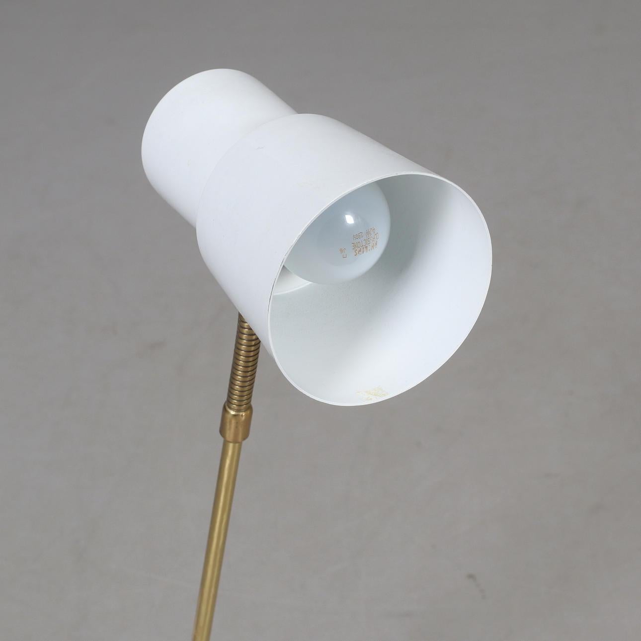 Mid-20th Century Pair of White and Brass Table Lamps by EWÅ Värnamo, Swedish Modern 1960's For Sale
