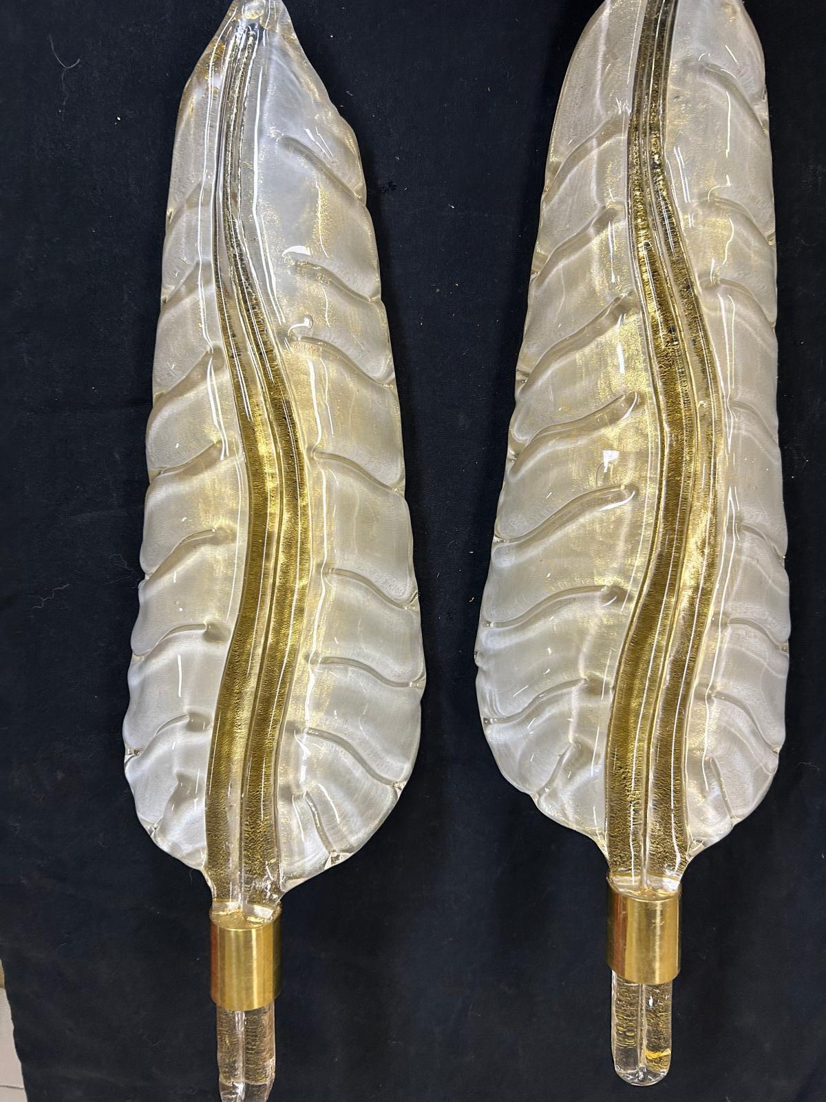 Paar Wandlampen aus weißem und goldenem Murano-Glas, blattförmige Lights im Angebot 6