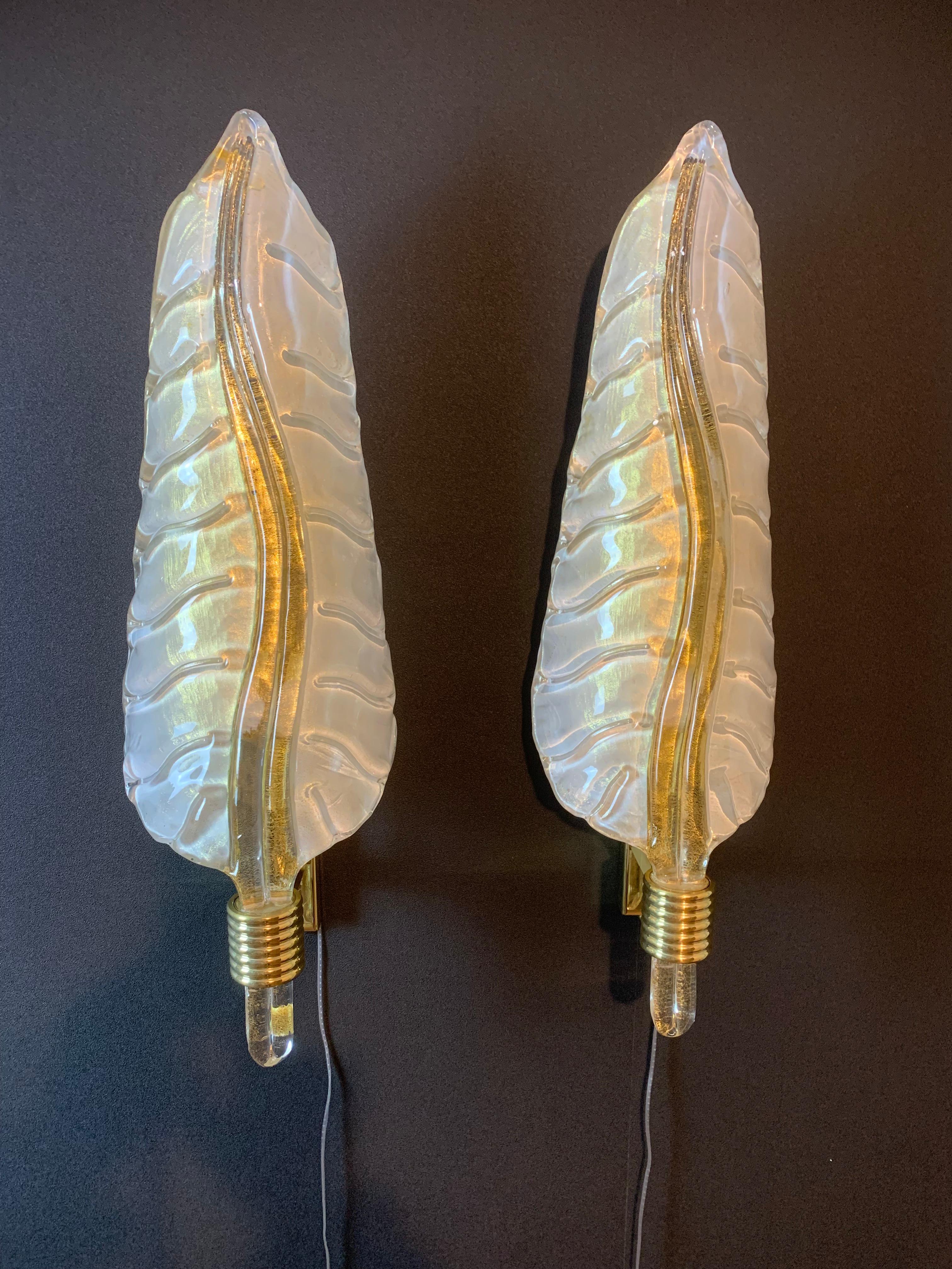Pair of White and Golden Murano Glass Sconces, Leaf Shape Wall Lights For Sale 12