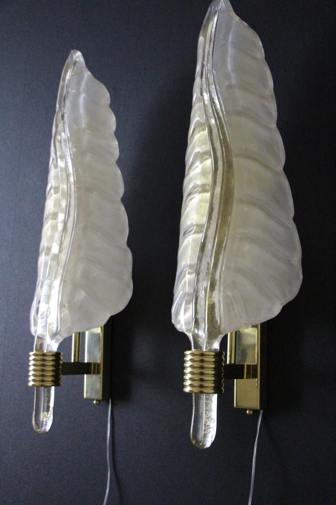 Art Deco Pair of White and Golden Murano Glass Sconces, Leaf Shape Wall Lights For Sale