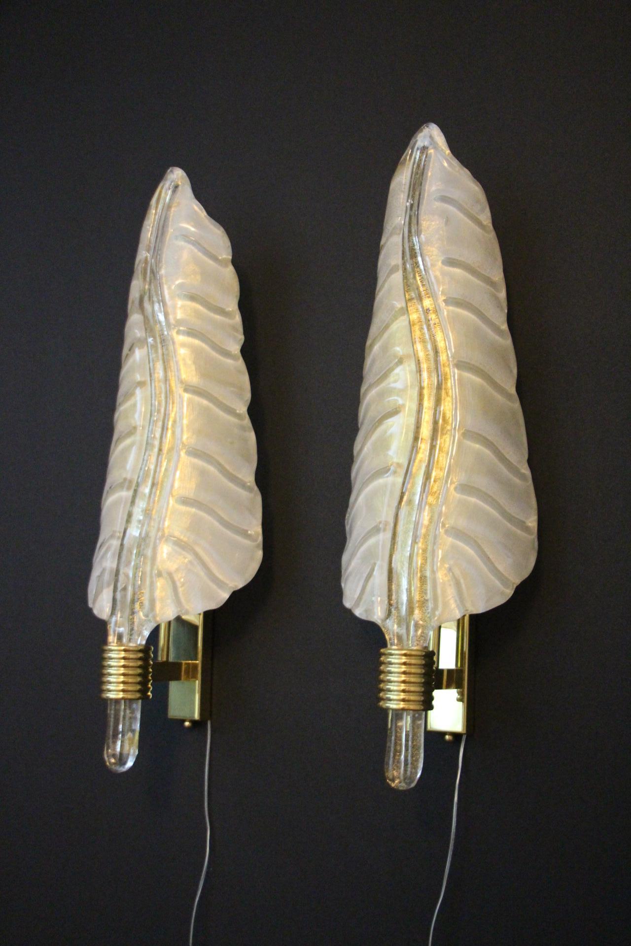 Italian Pair of White and Golden Murano Glass Sconces, Leaf Shape Wall Lights For Sale
