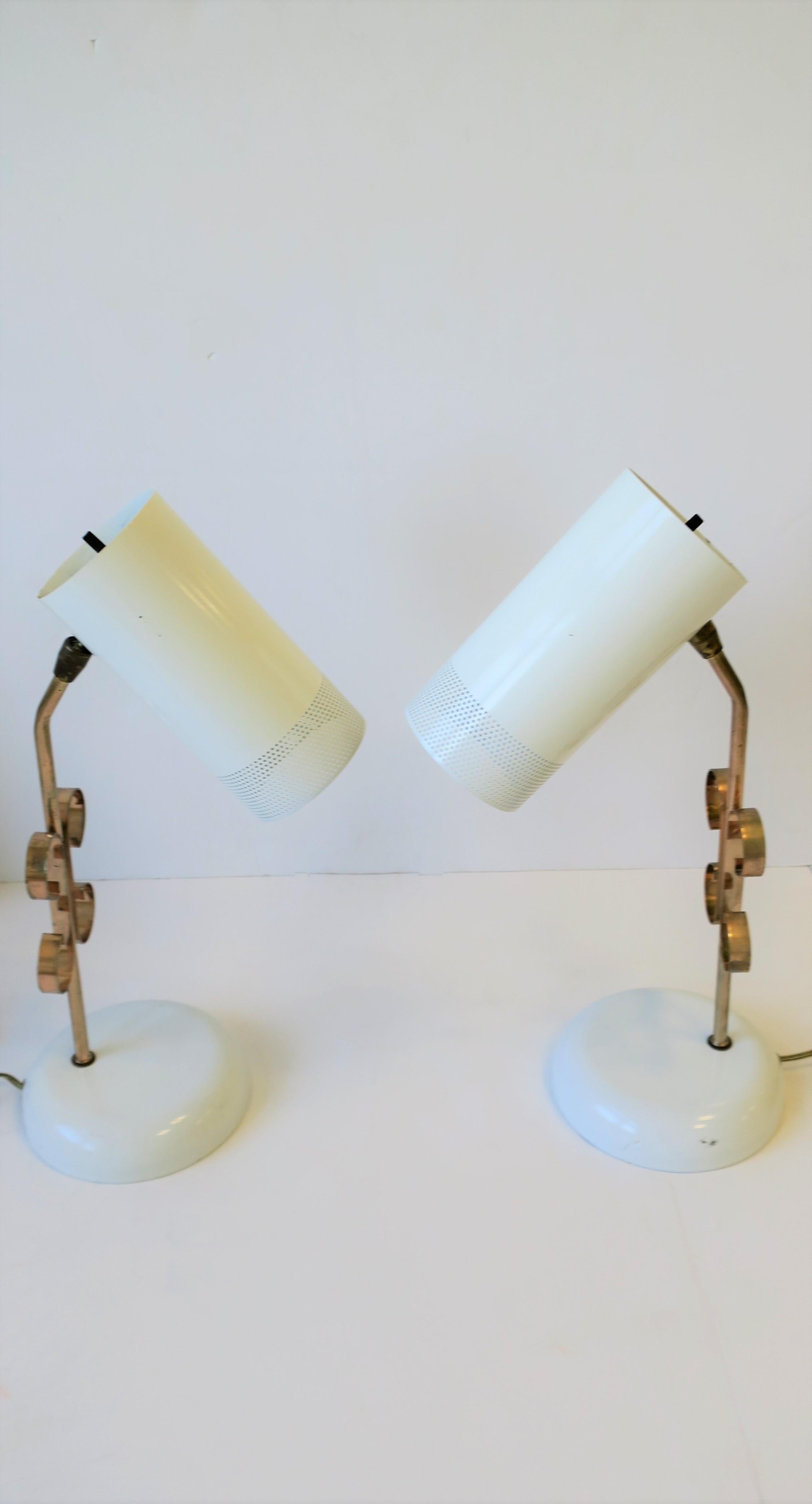 Late 20th Century Modern White and Rose Pink Metal Table or Desk Lamps, 1970s, Pair