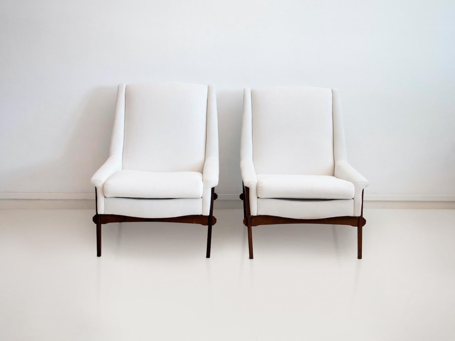Mid-Century Modern Pair of White Armchairs with Stained Oak Frame