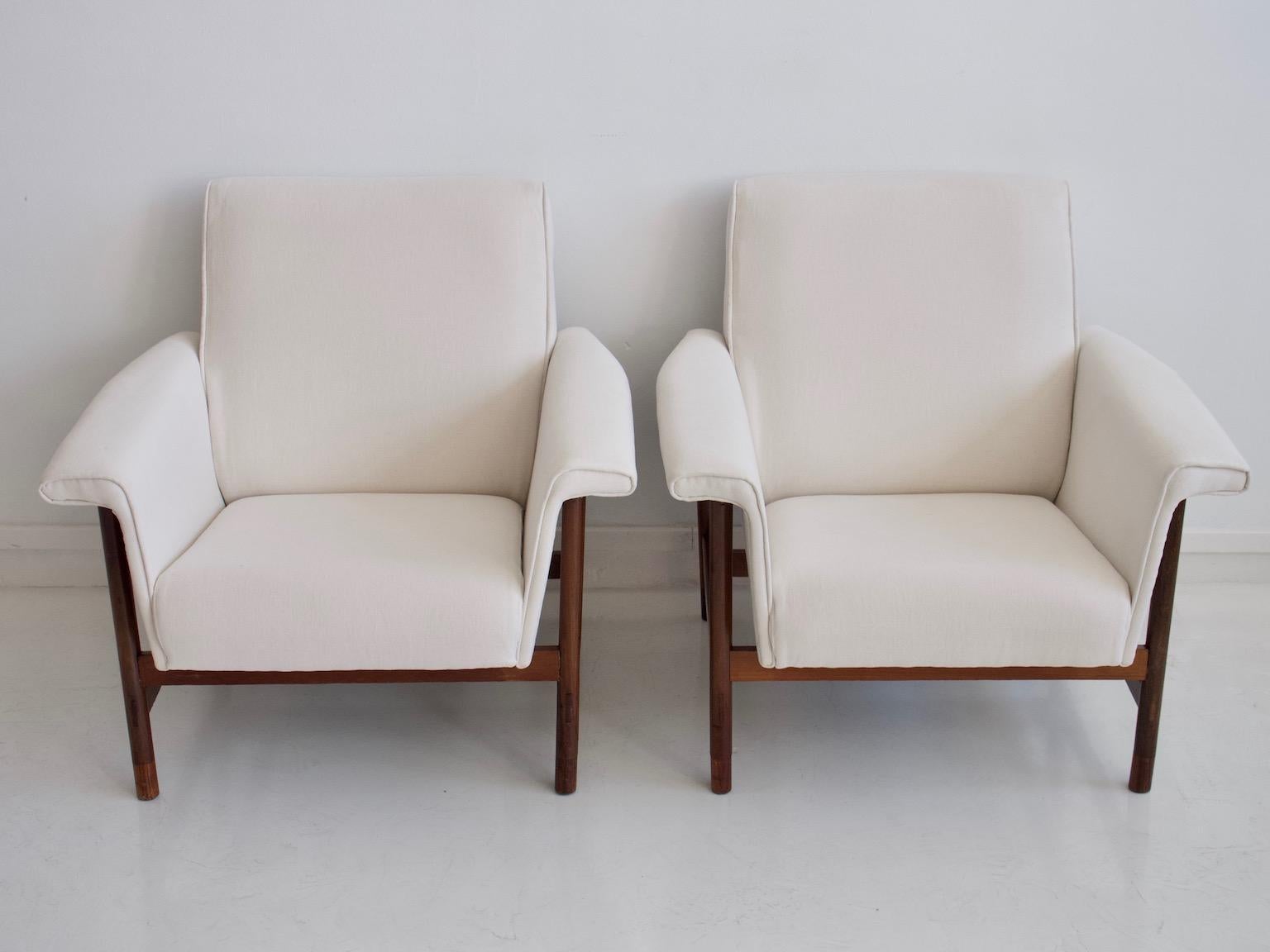 Mid-Century Modern Pair of White Armchairs with Wooden Frame
