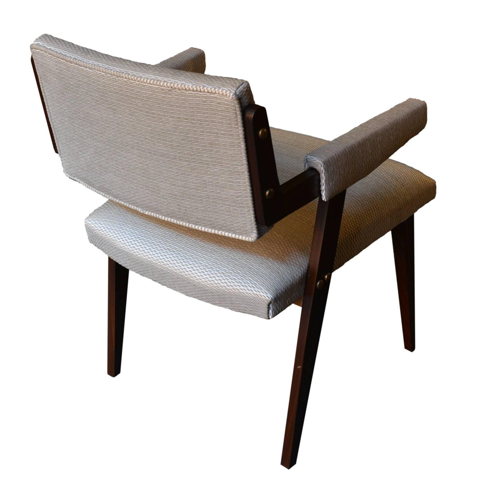 Mid-Century Modern Pair of White Armchairs, Italy, Early 1960s