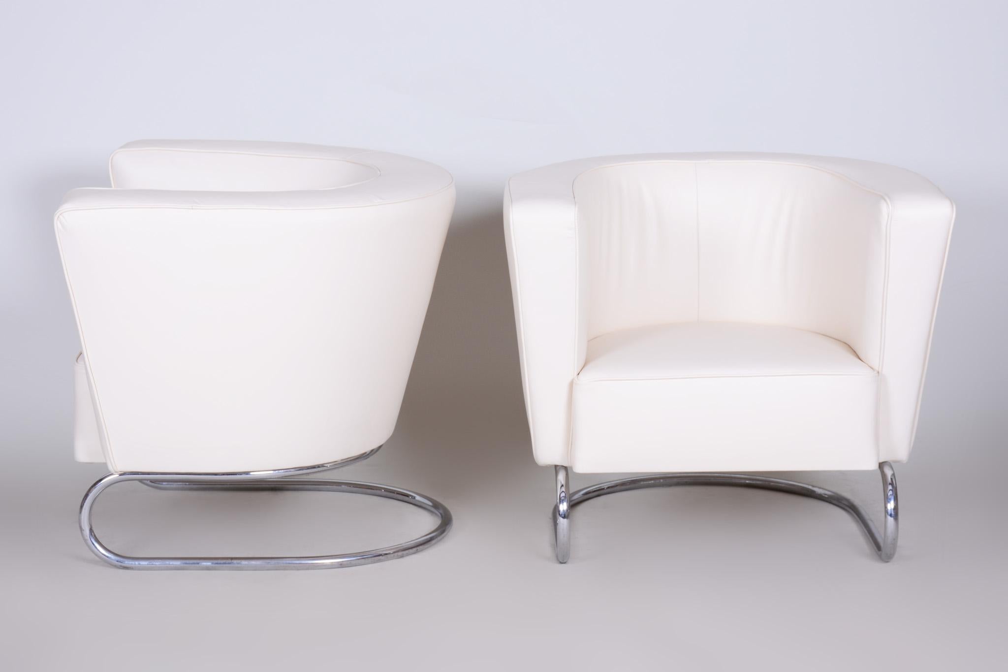 Chrome Pair of White Art Deco Armchairs from Czechoslovakia by Jindrich Halabala, 1930s For Sale