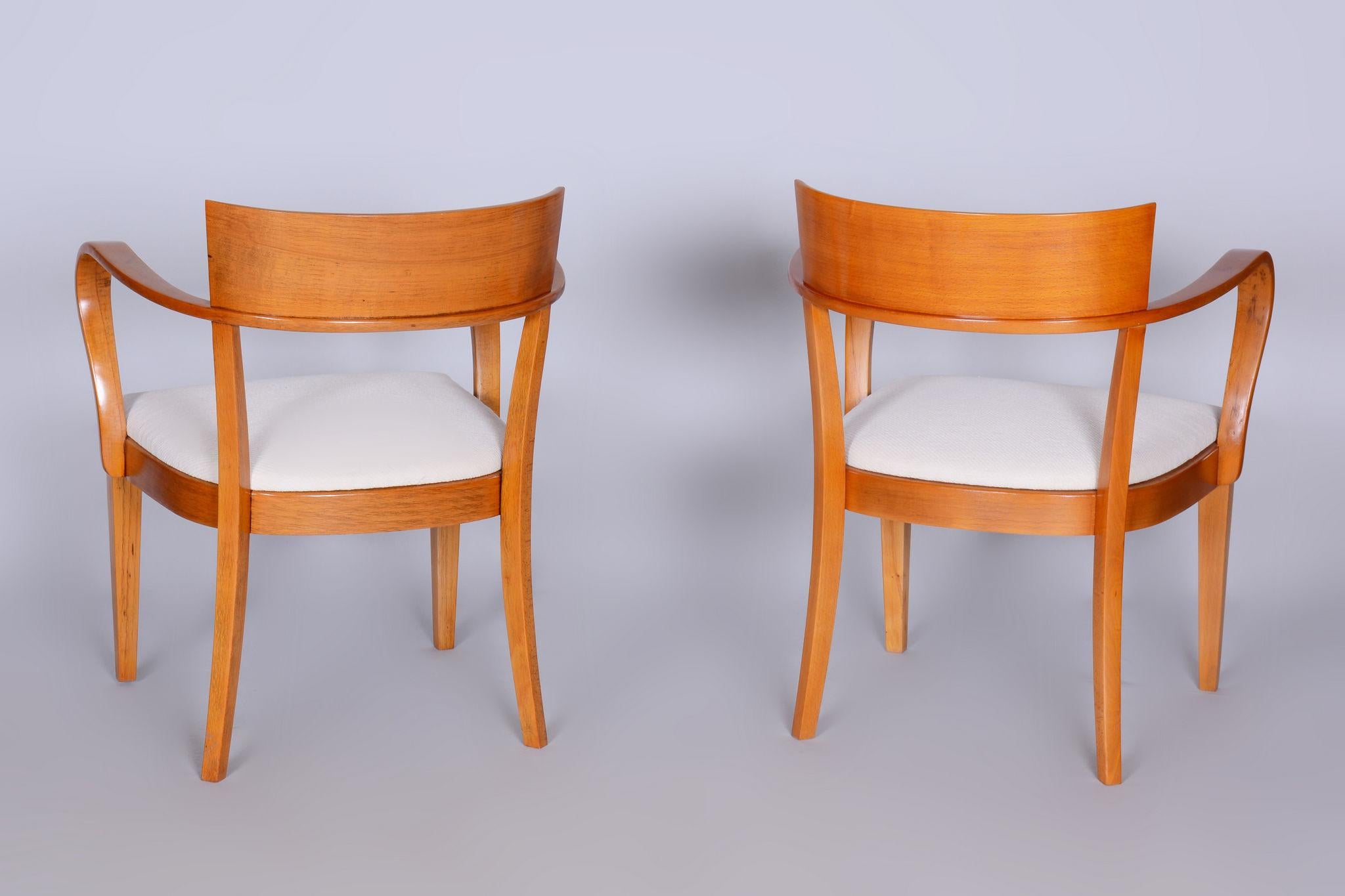 Paar weiße Art-Déco-Sessel aus Buche, Jindrich Halabala, UP Zavody, 1930er Jahre (20. Jahrhundert) im Angebot